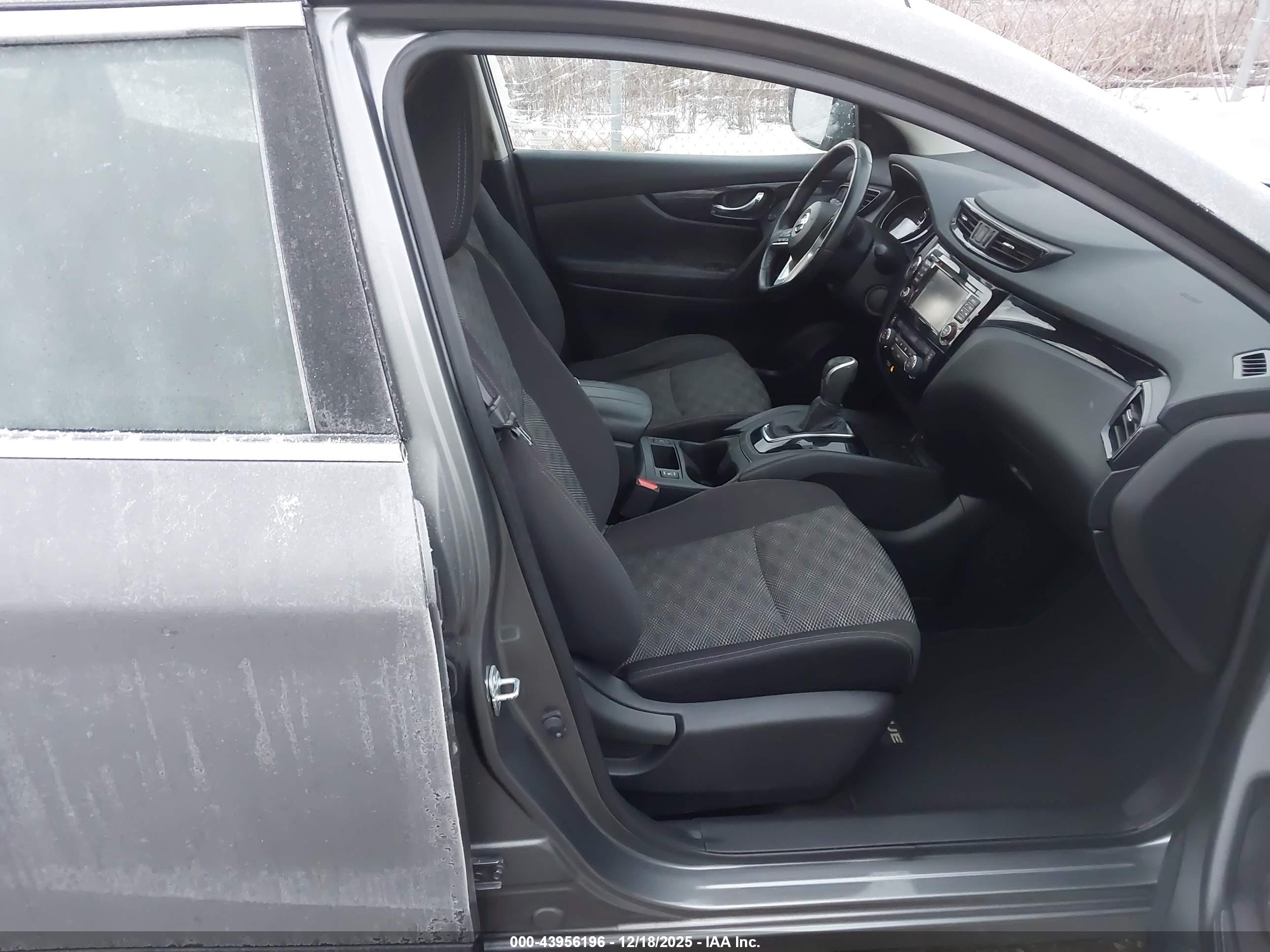 NISSAN ROGUE image 5