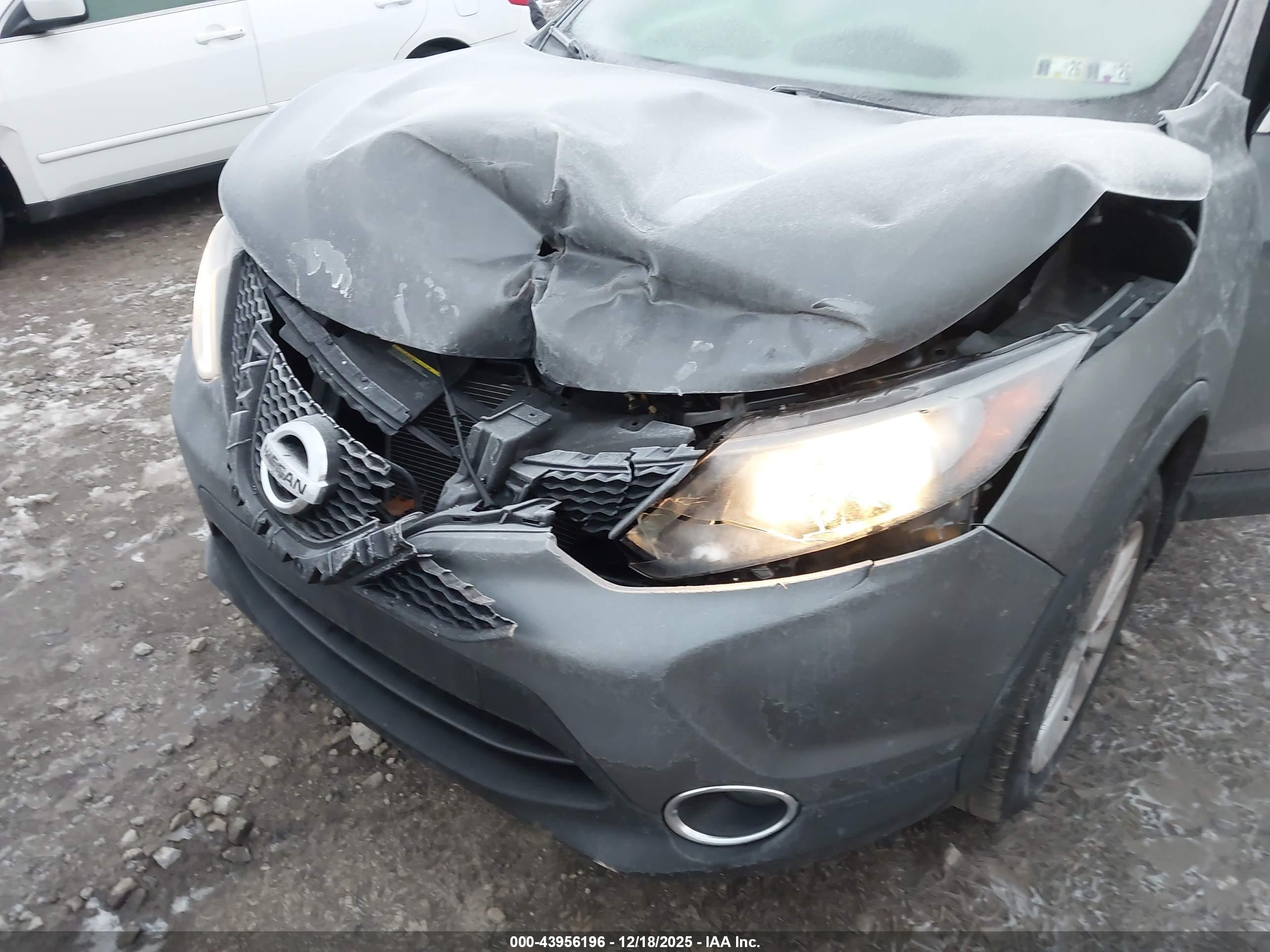 NISSAN ROGUE image 6