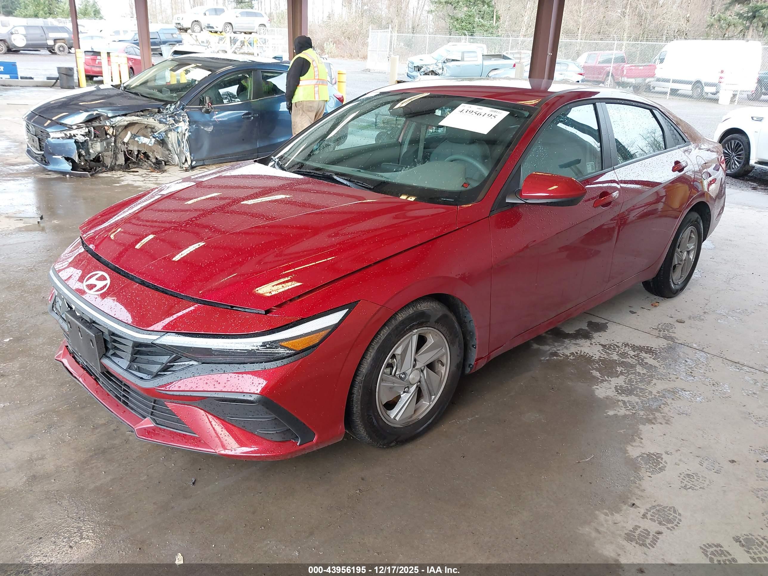 HYUNDAI ELANTRA image 2
