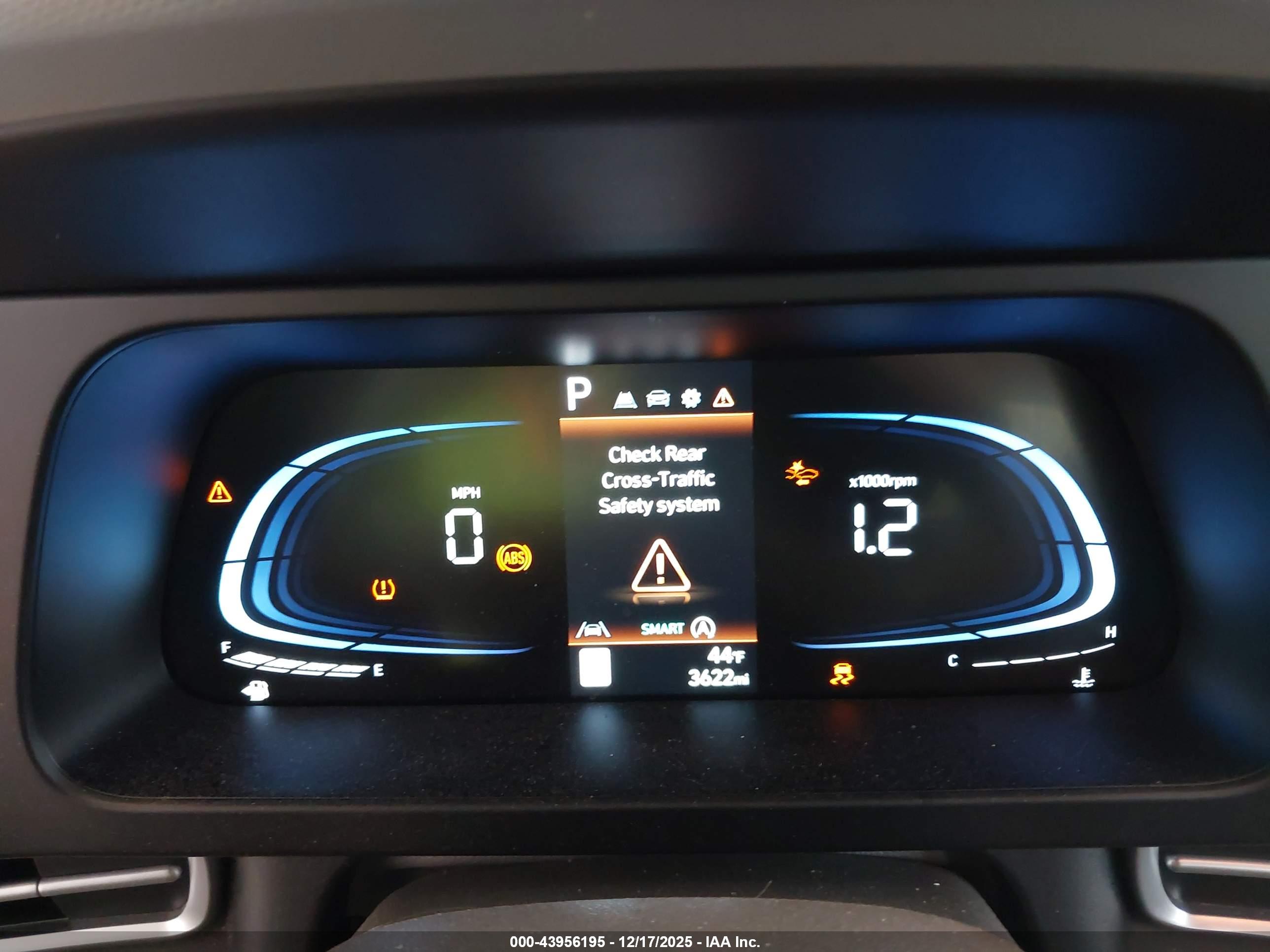 HYUNDAI ELANTRA image 7