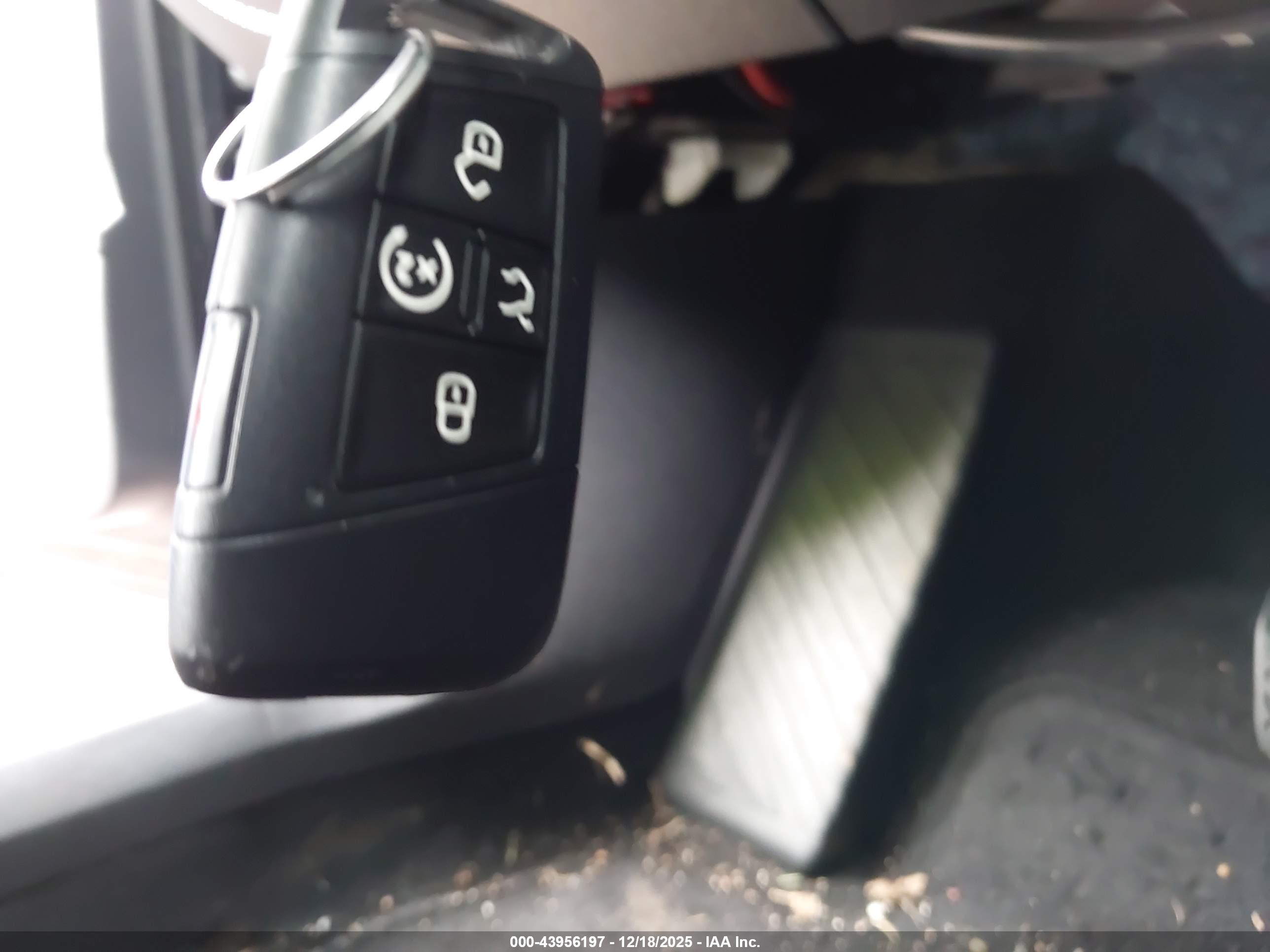 VOLKSWAGEN JETTA image 11