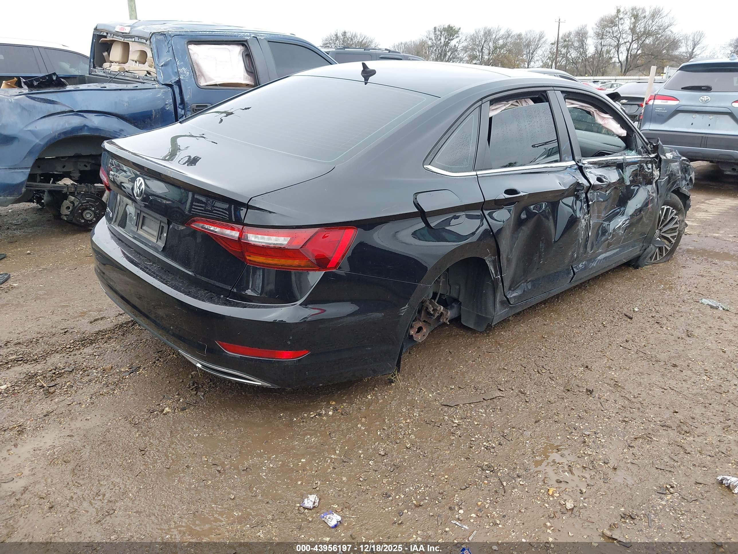 VOLKSWAGEN JETTA image 4