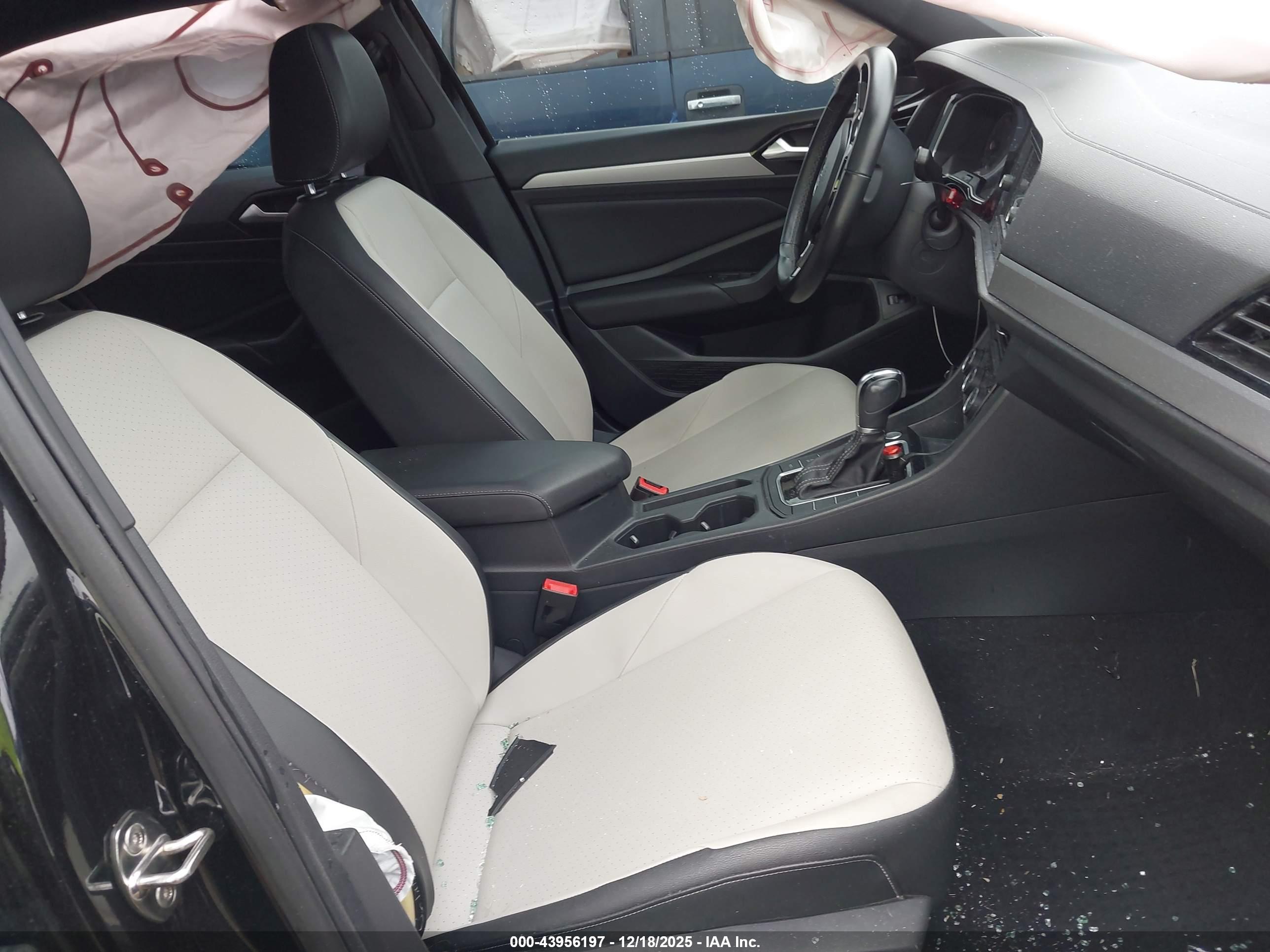 VOLKSWAGEN JETTA image 5