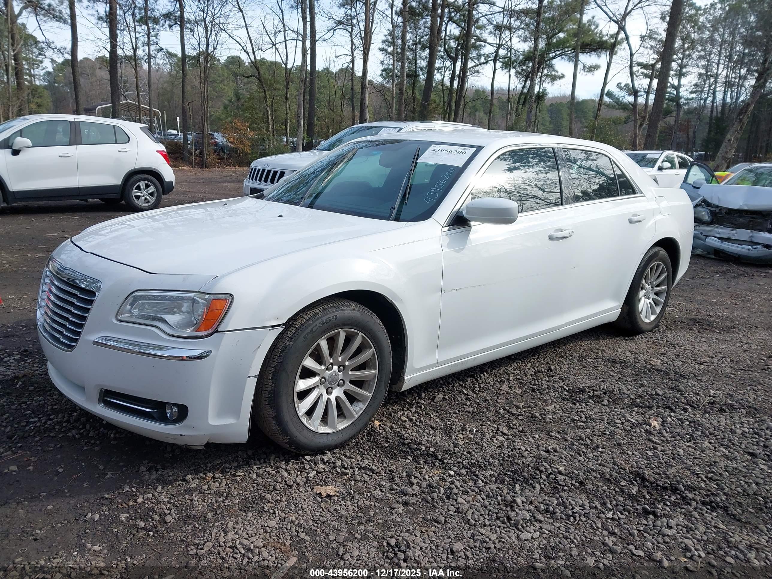 CHRYSLER 300 image 2