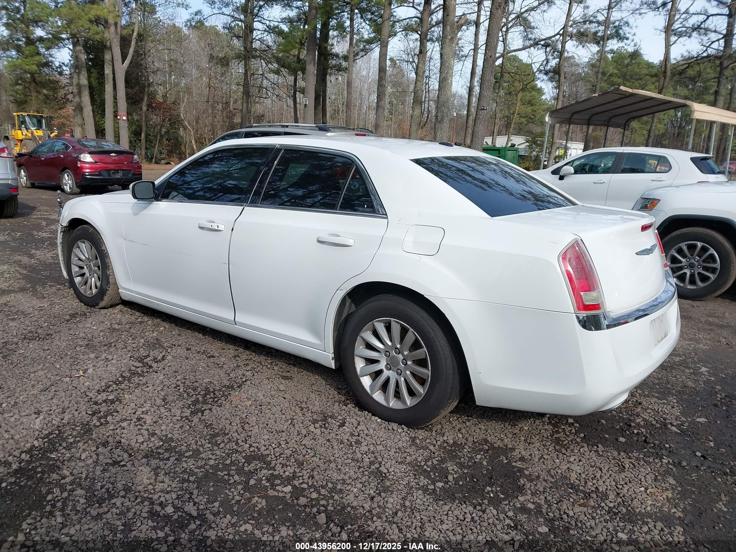 CHRYSLER 300 image 3