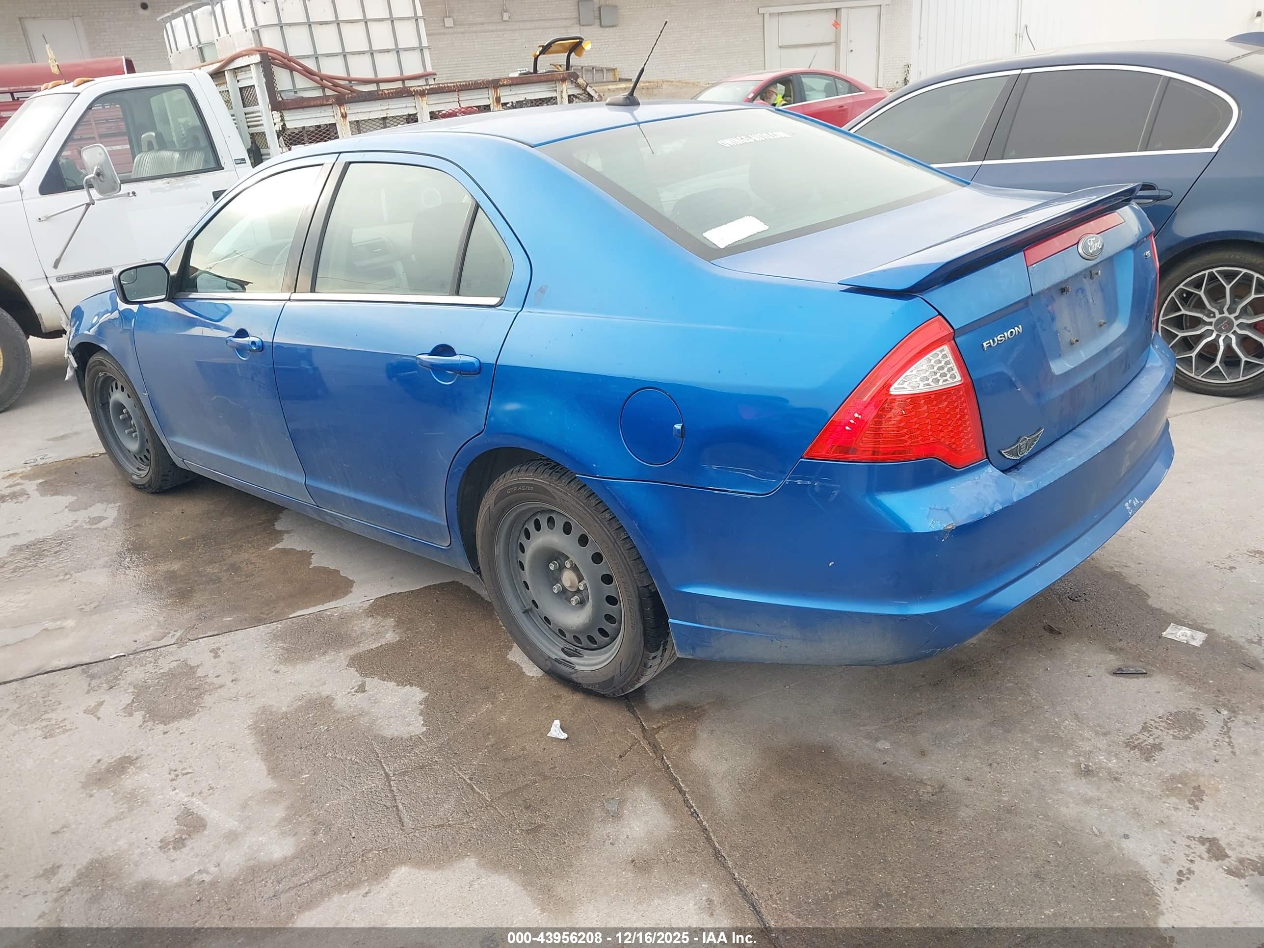 FORD FUSION image 3