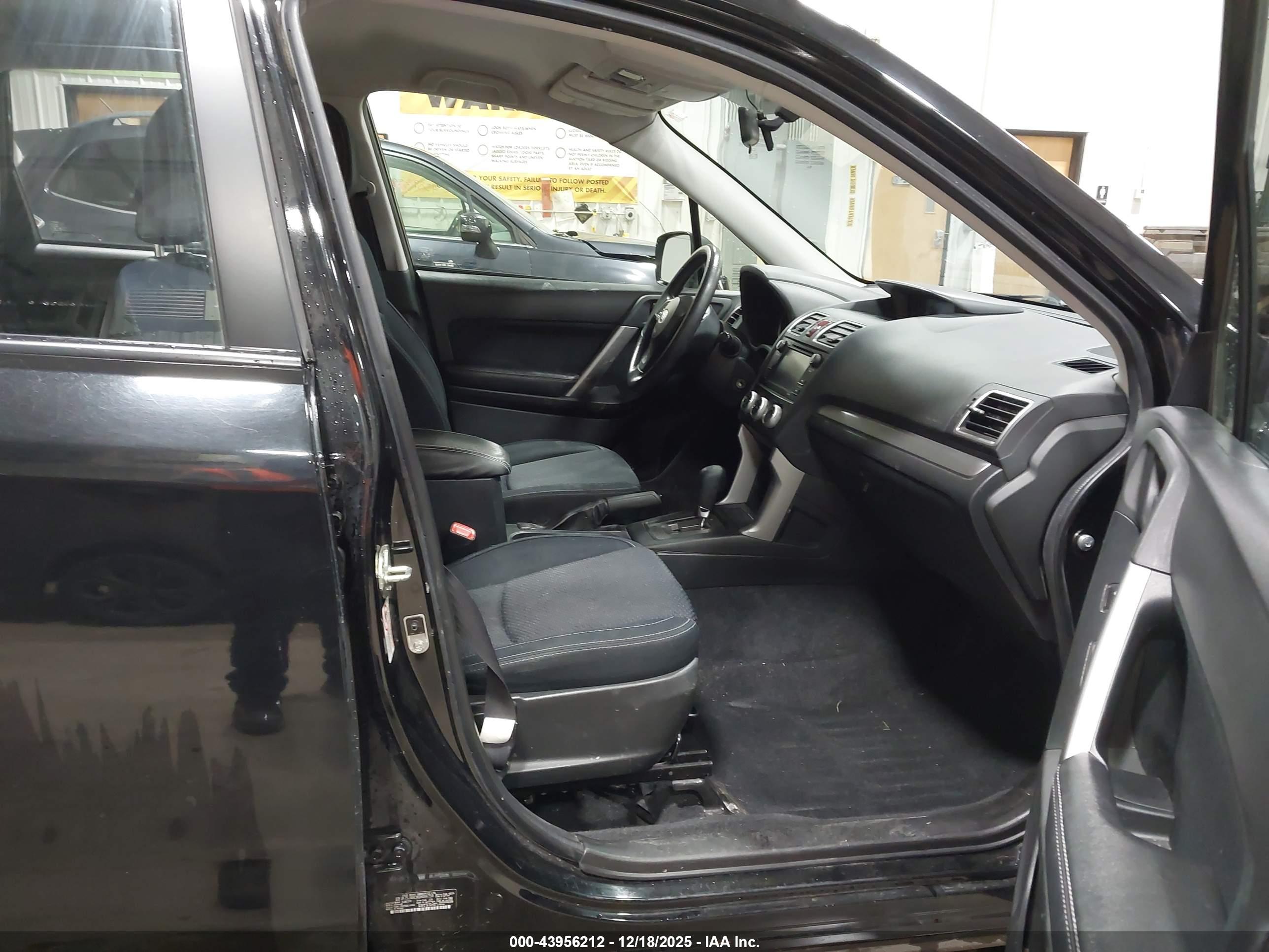 SUBARU FORESTER image 5