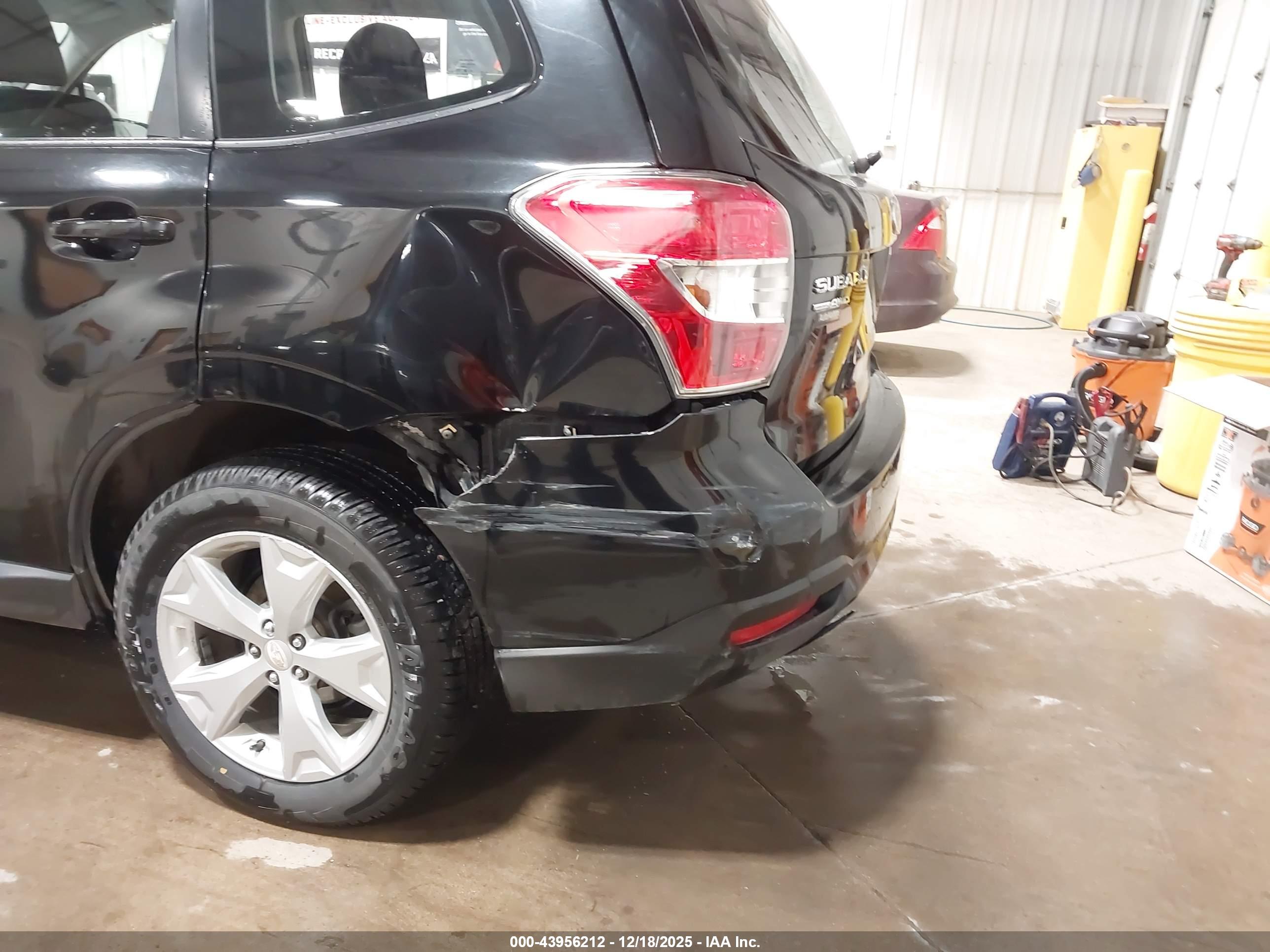 SUBARU FORESTER image 6