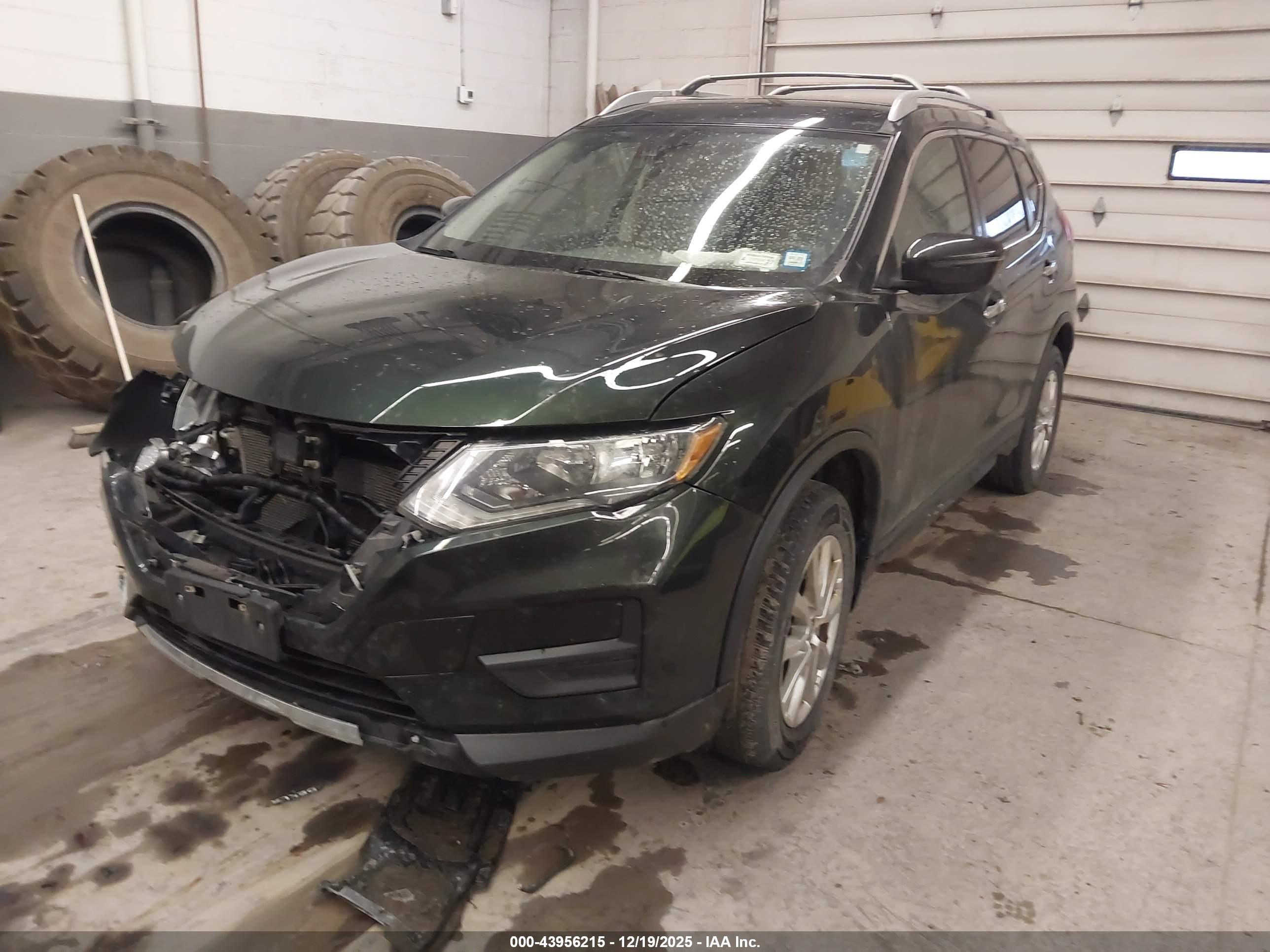 NISSAN ROGUE image 2