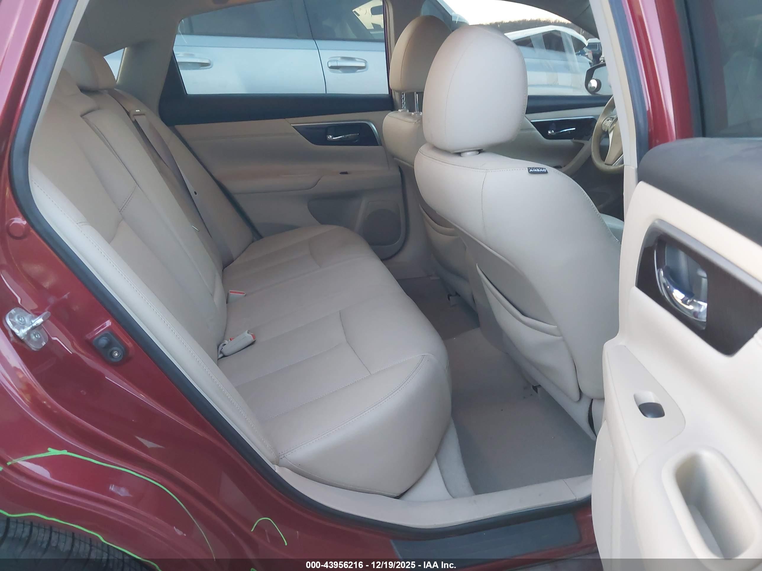 NISSAN ALTIMA image 8