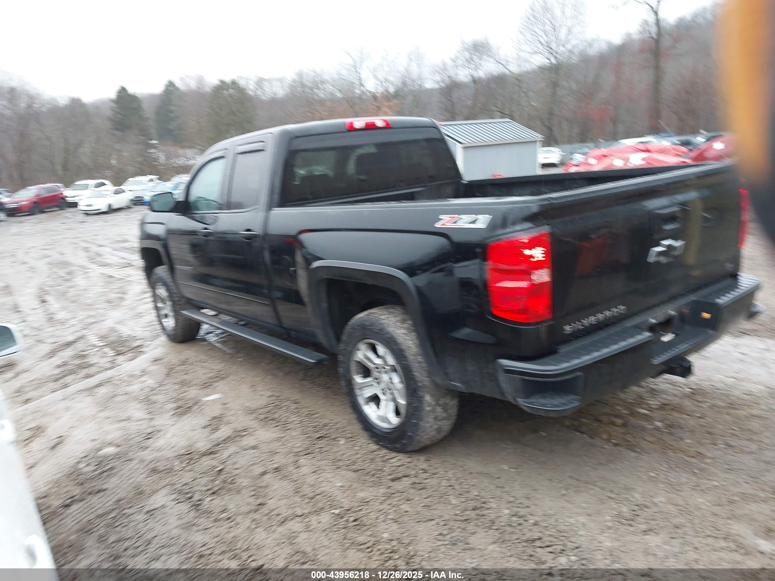 CHEVROLET SILVERADO image 3