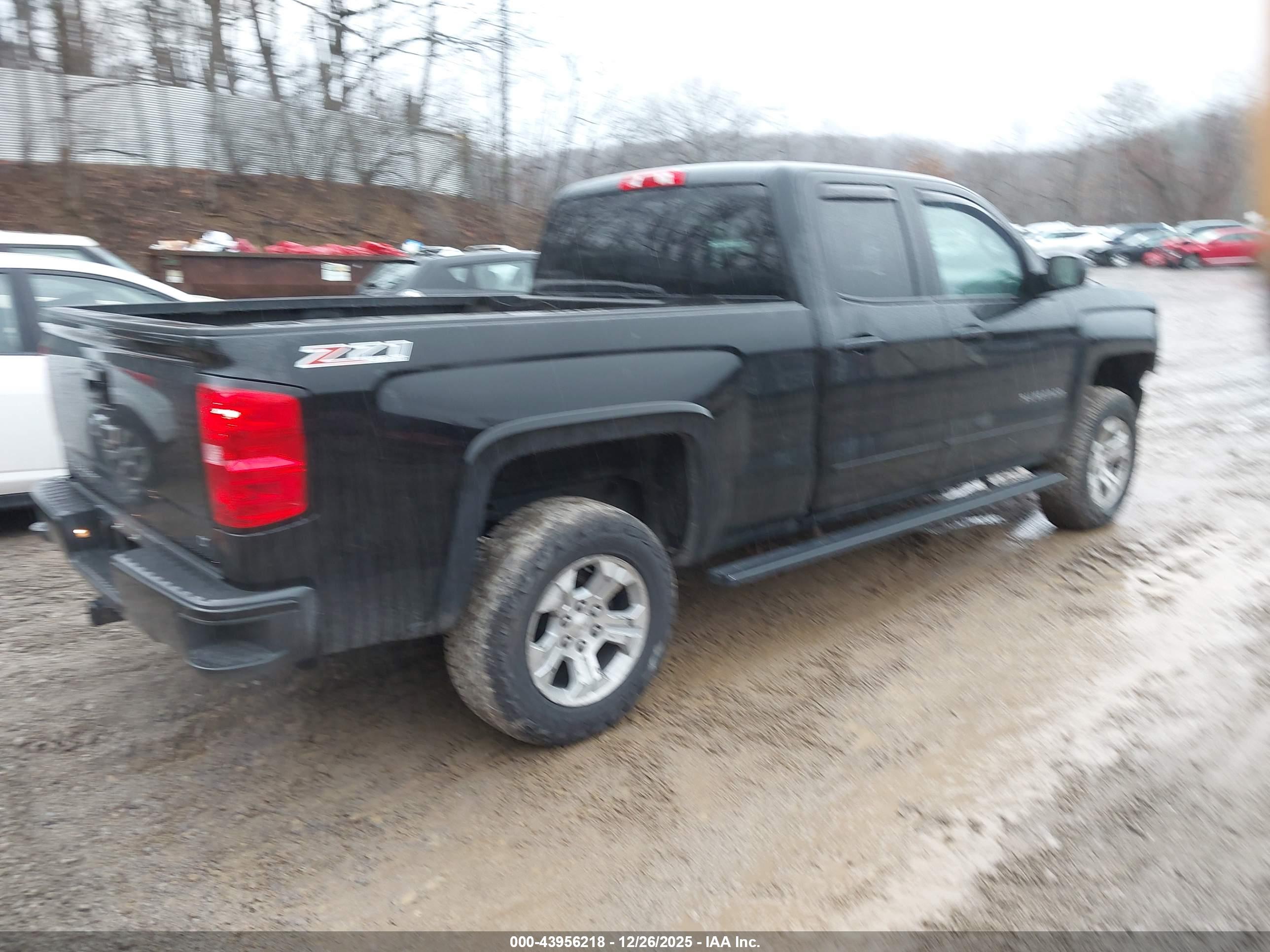CHEVROLET SILVERADO image 4