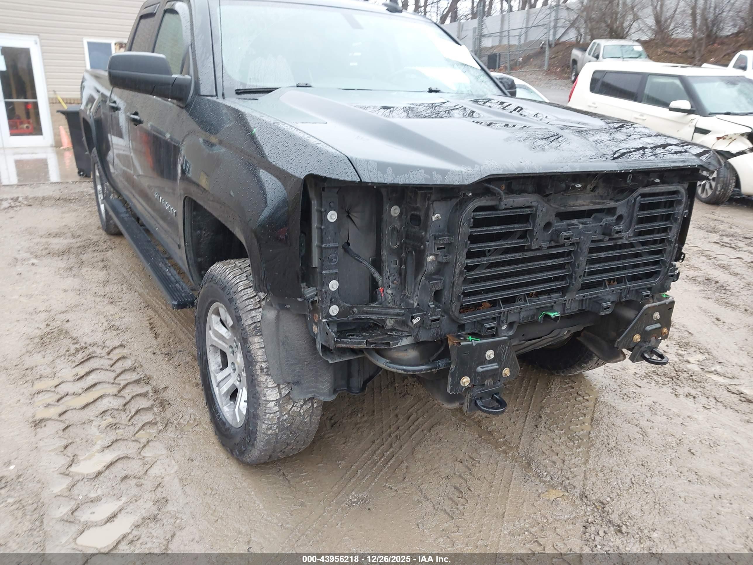 CHEVROLET SILVERADO image 6