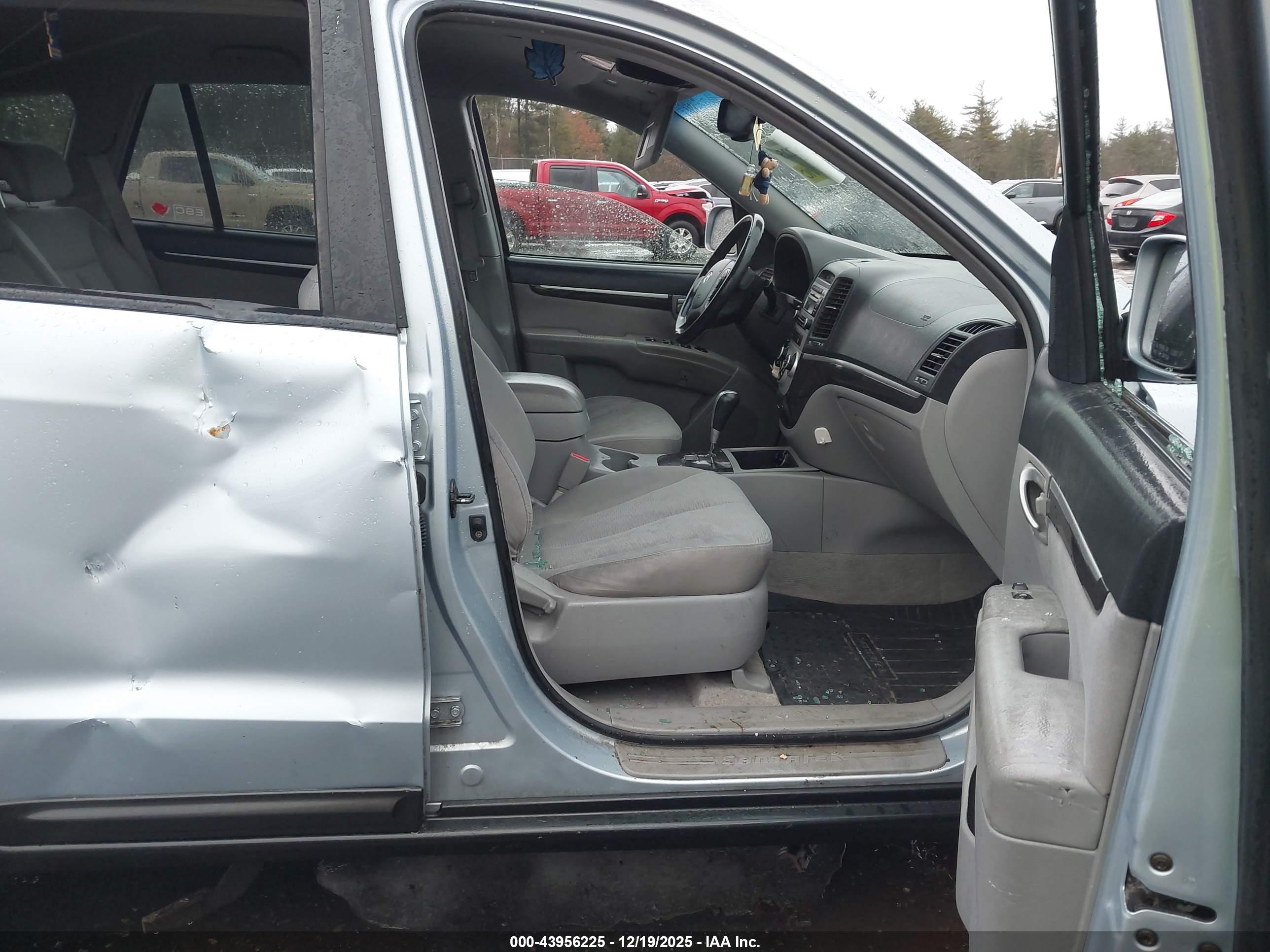 HYUNDAI SANTA image 5