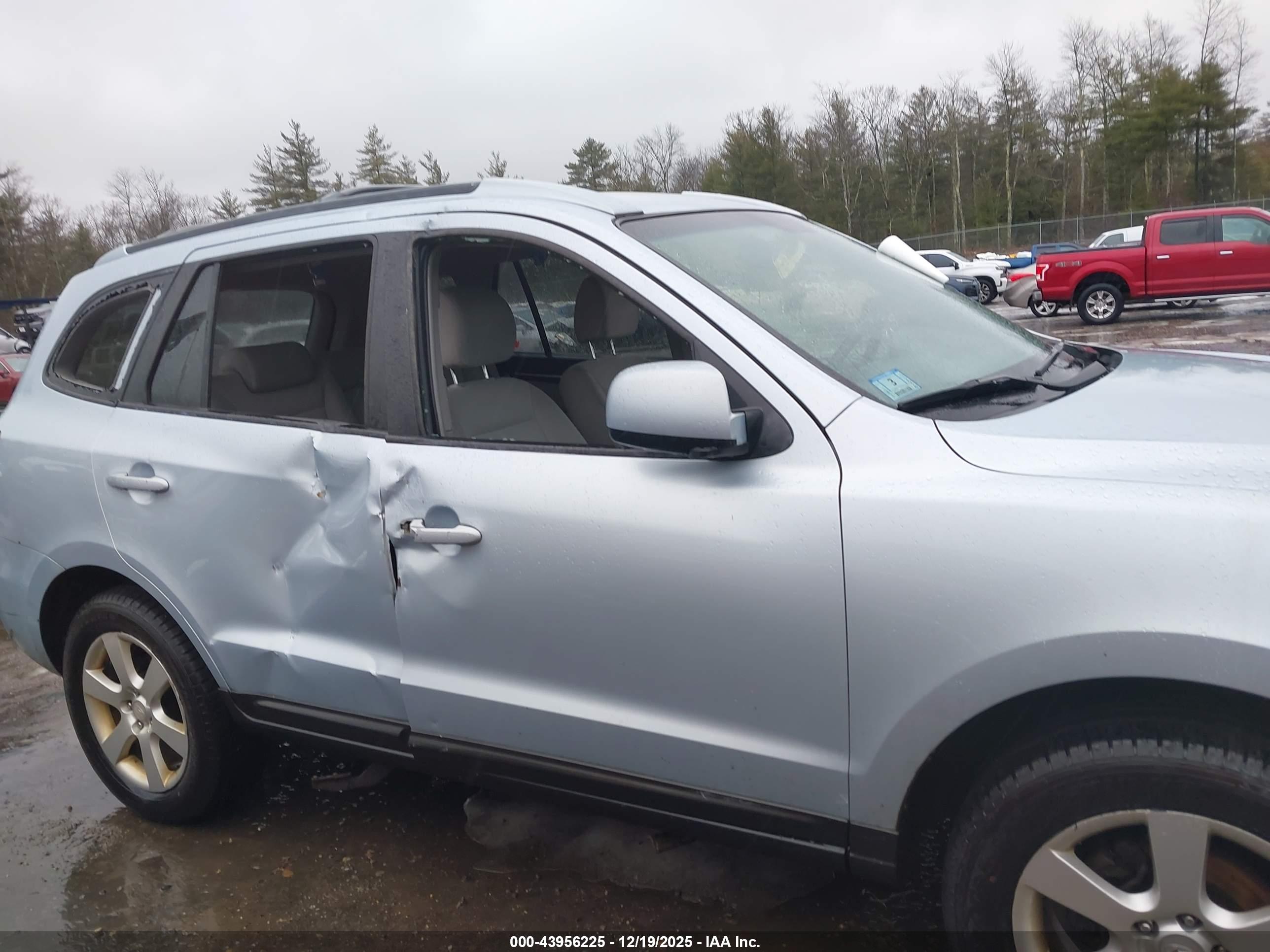 HYUNDAI SANTA image 6