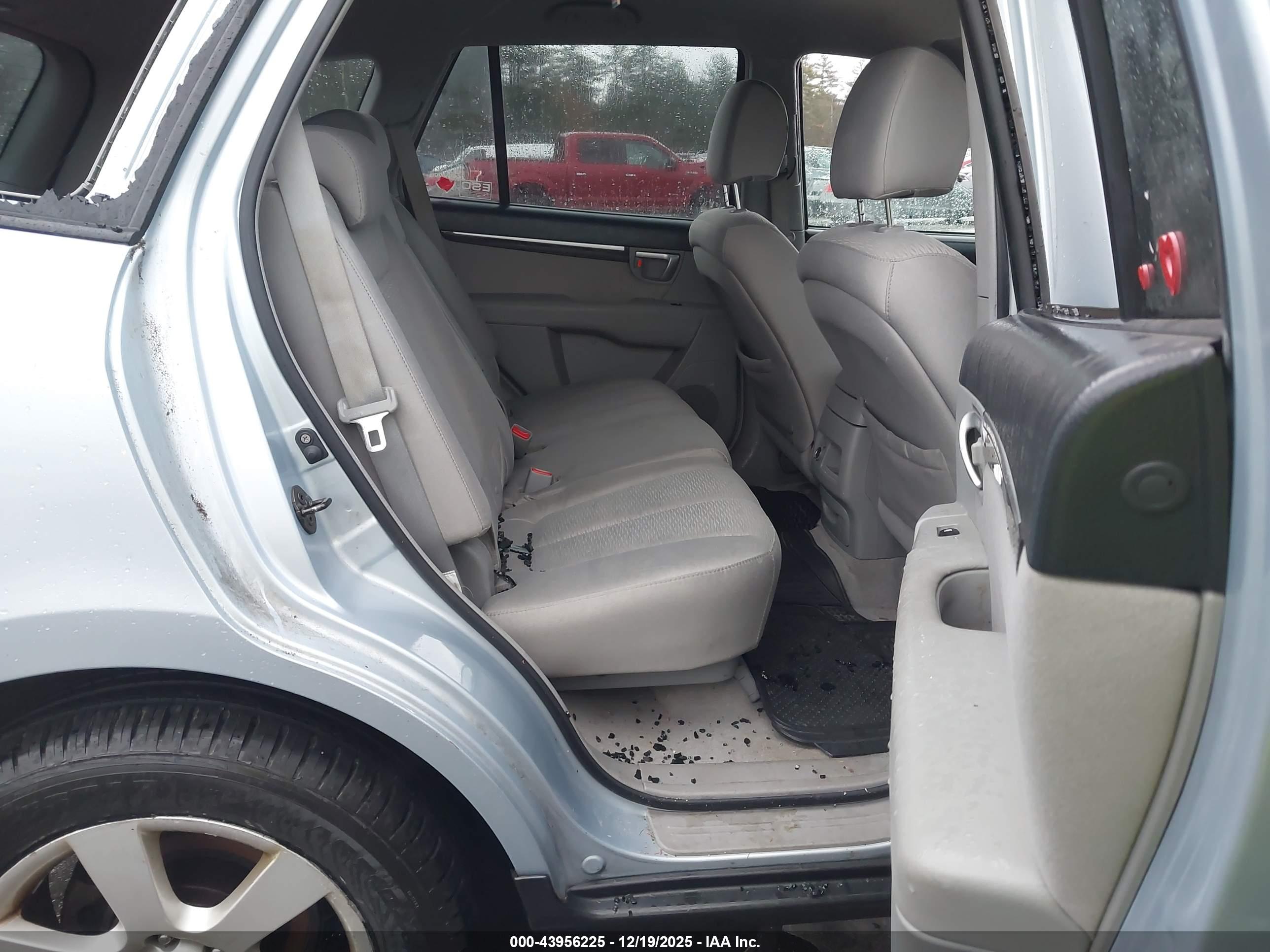 HYUNDAI SANTA image 8
