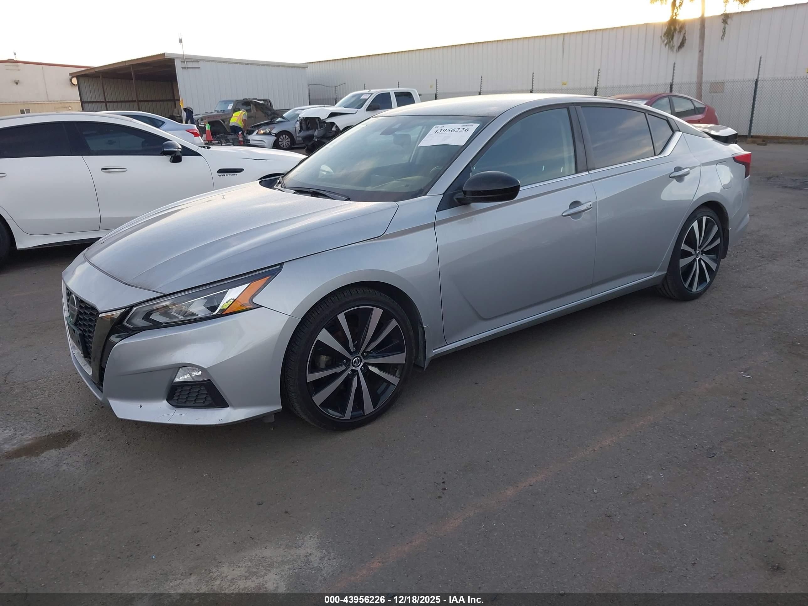 NISSAN ALTIMA image 2