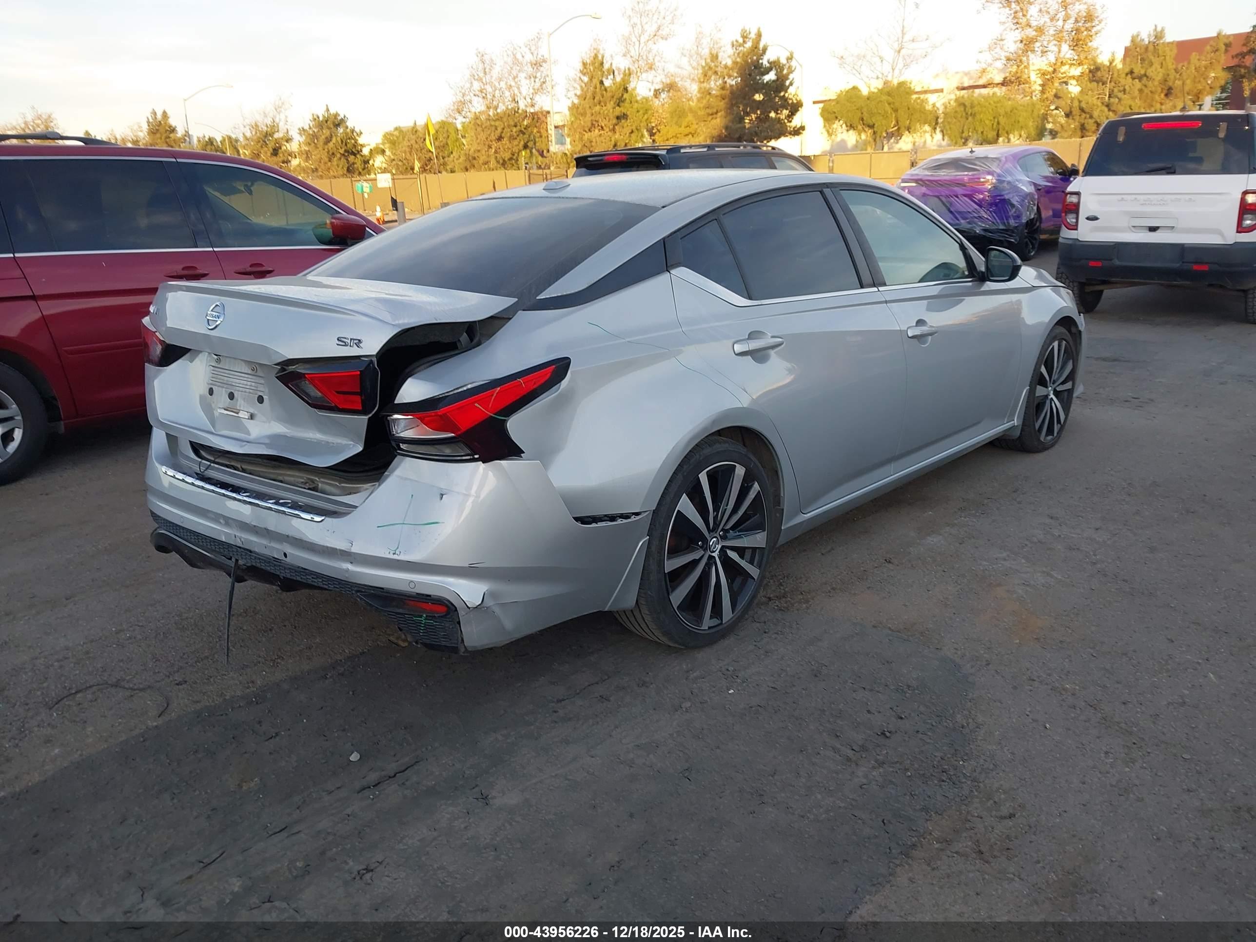 NISSAN ALTIMA image 4