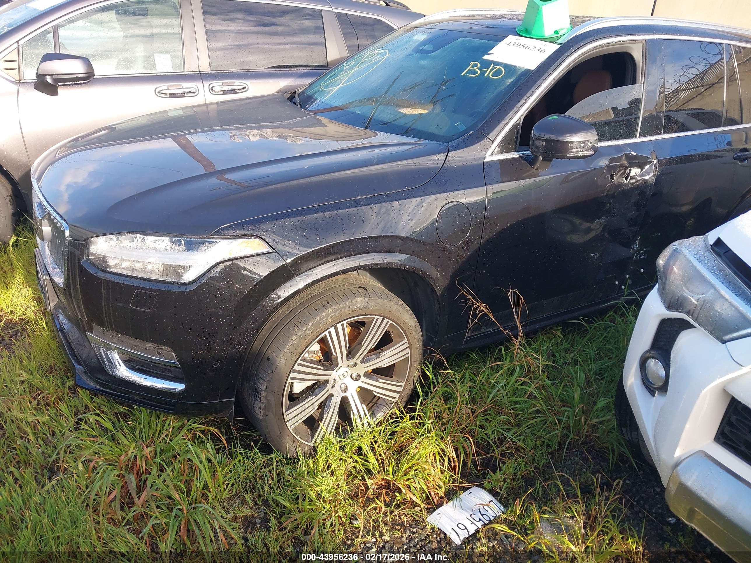 VOLVO XC90 image 2