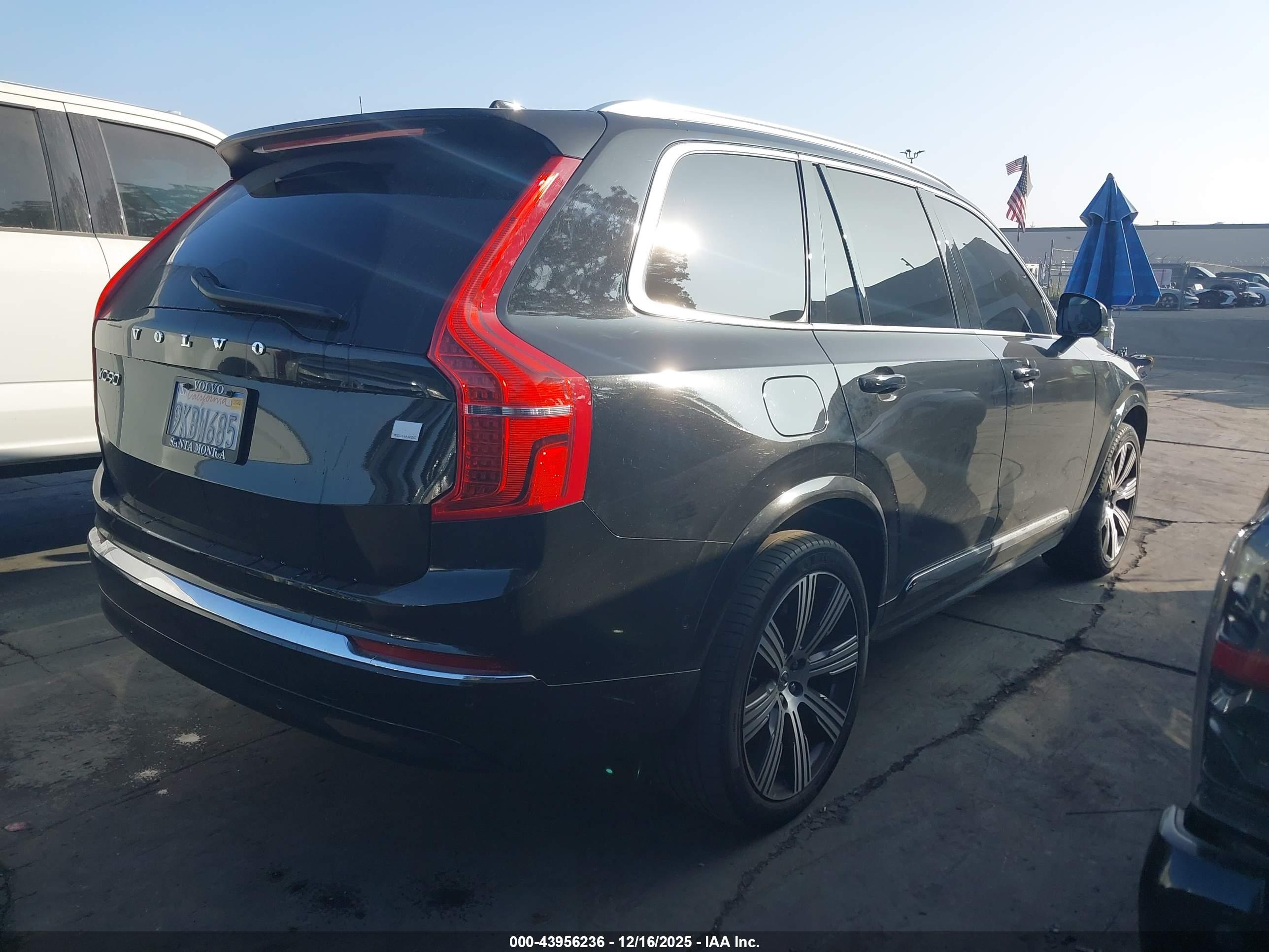 VOLVO XC90 image 4