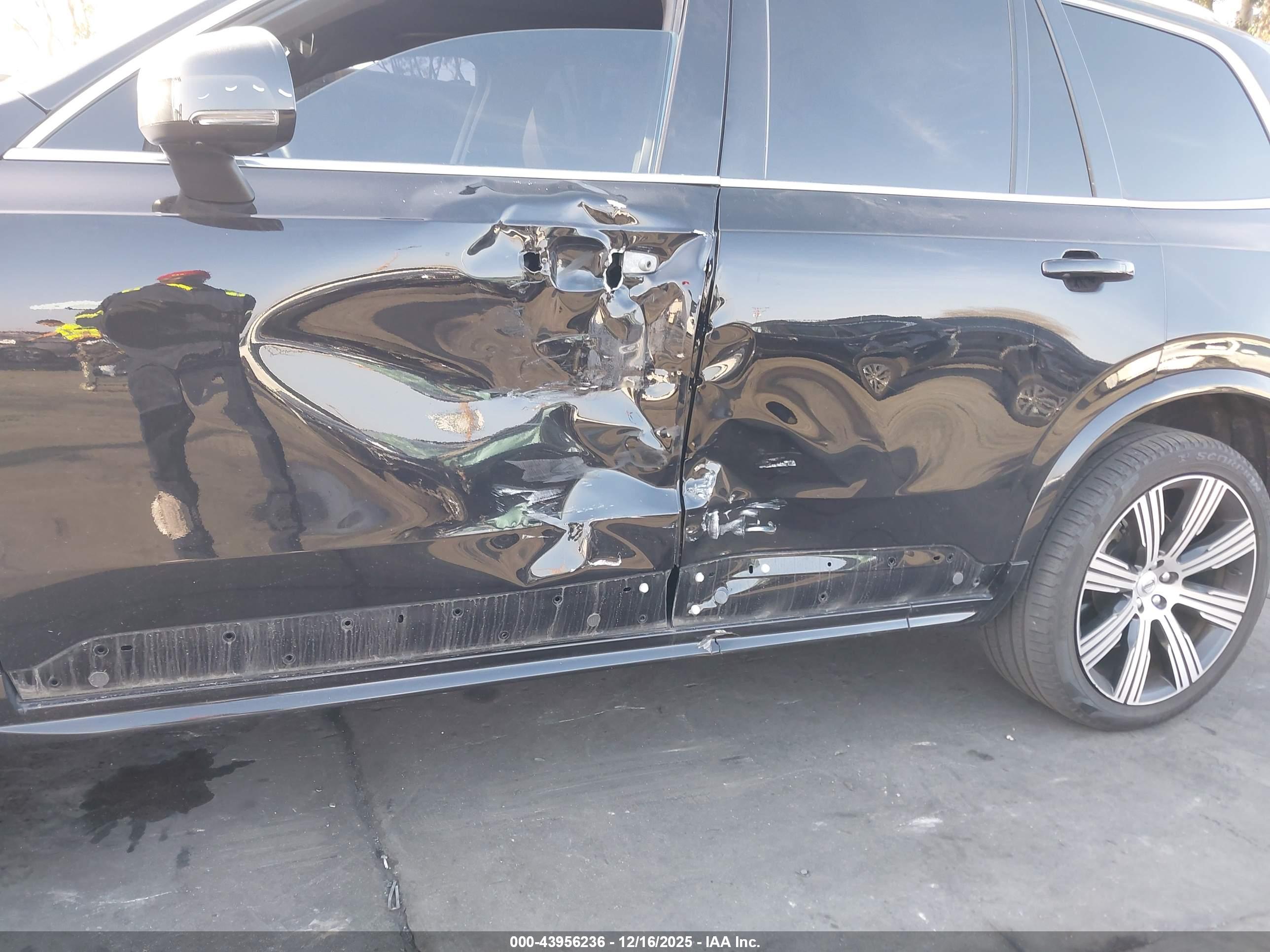 VOLVO XC90 image 6