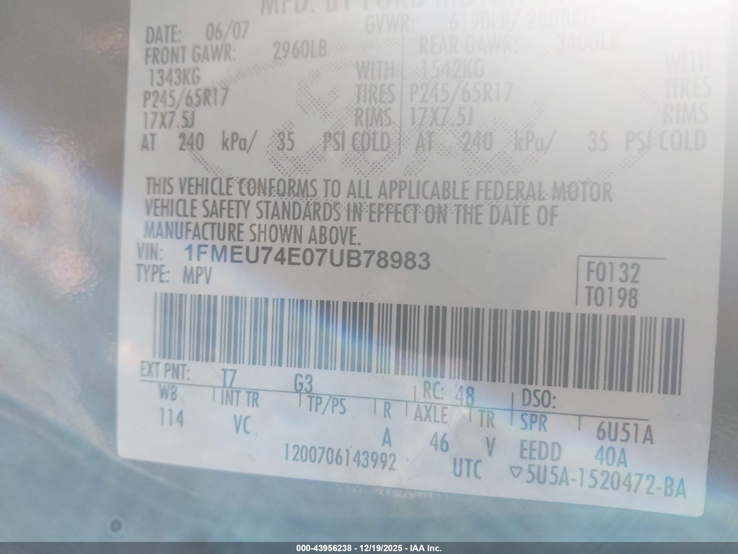 FORD EXPLORER image 9
