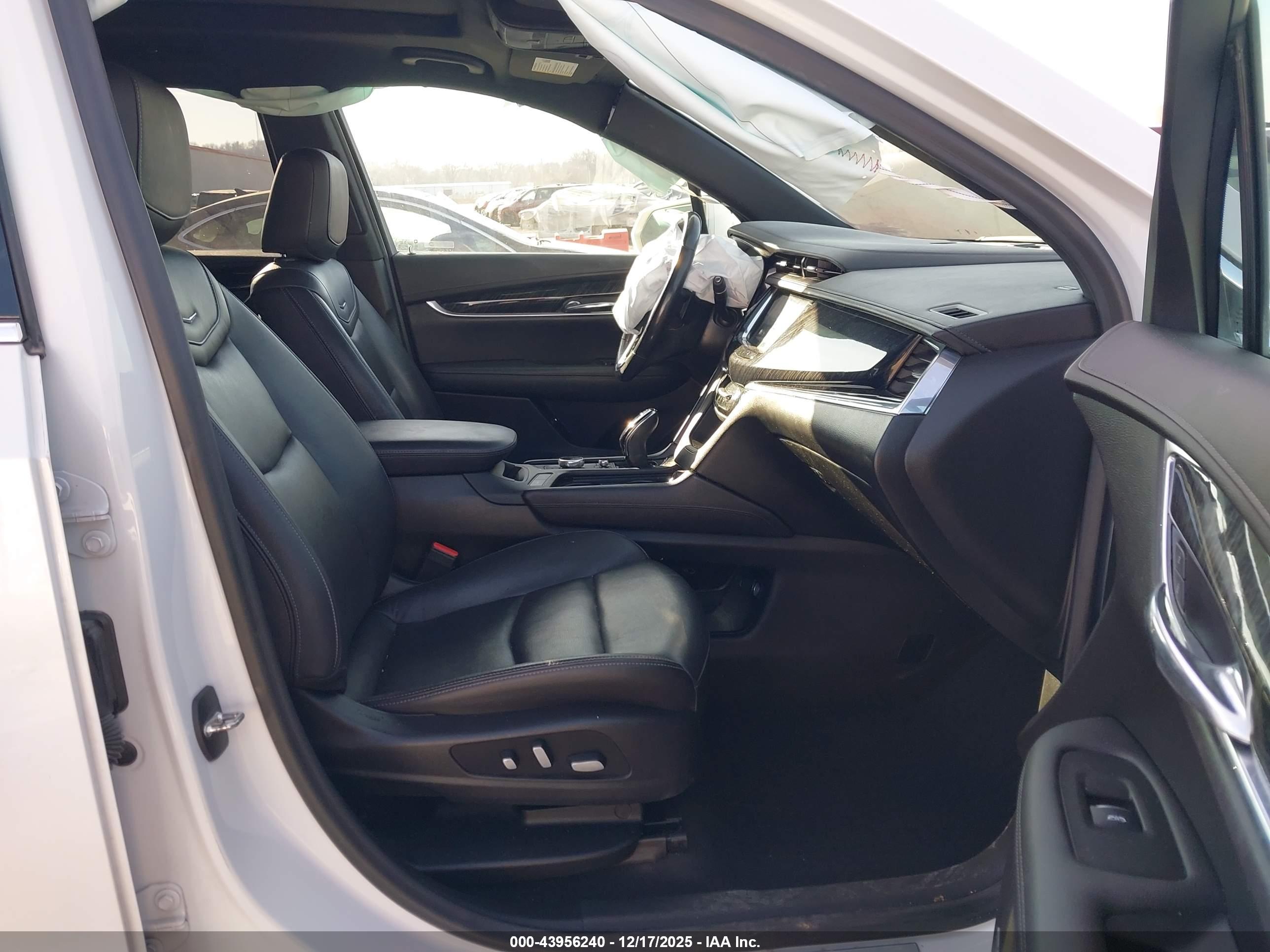 CADILLAC XT6 image 5