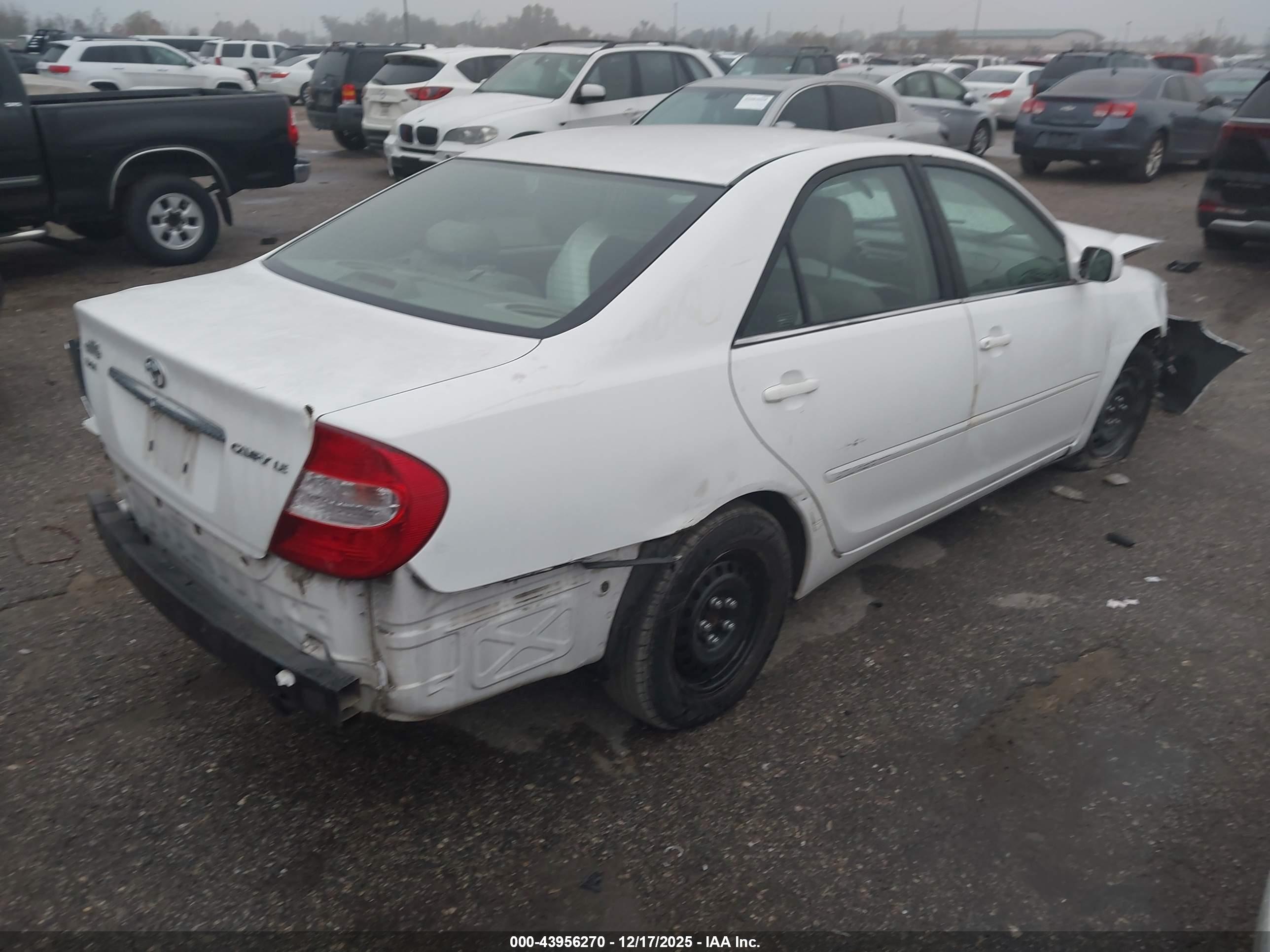 TOYOTA CAMRY image 4