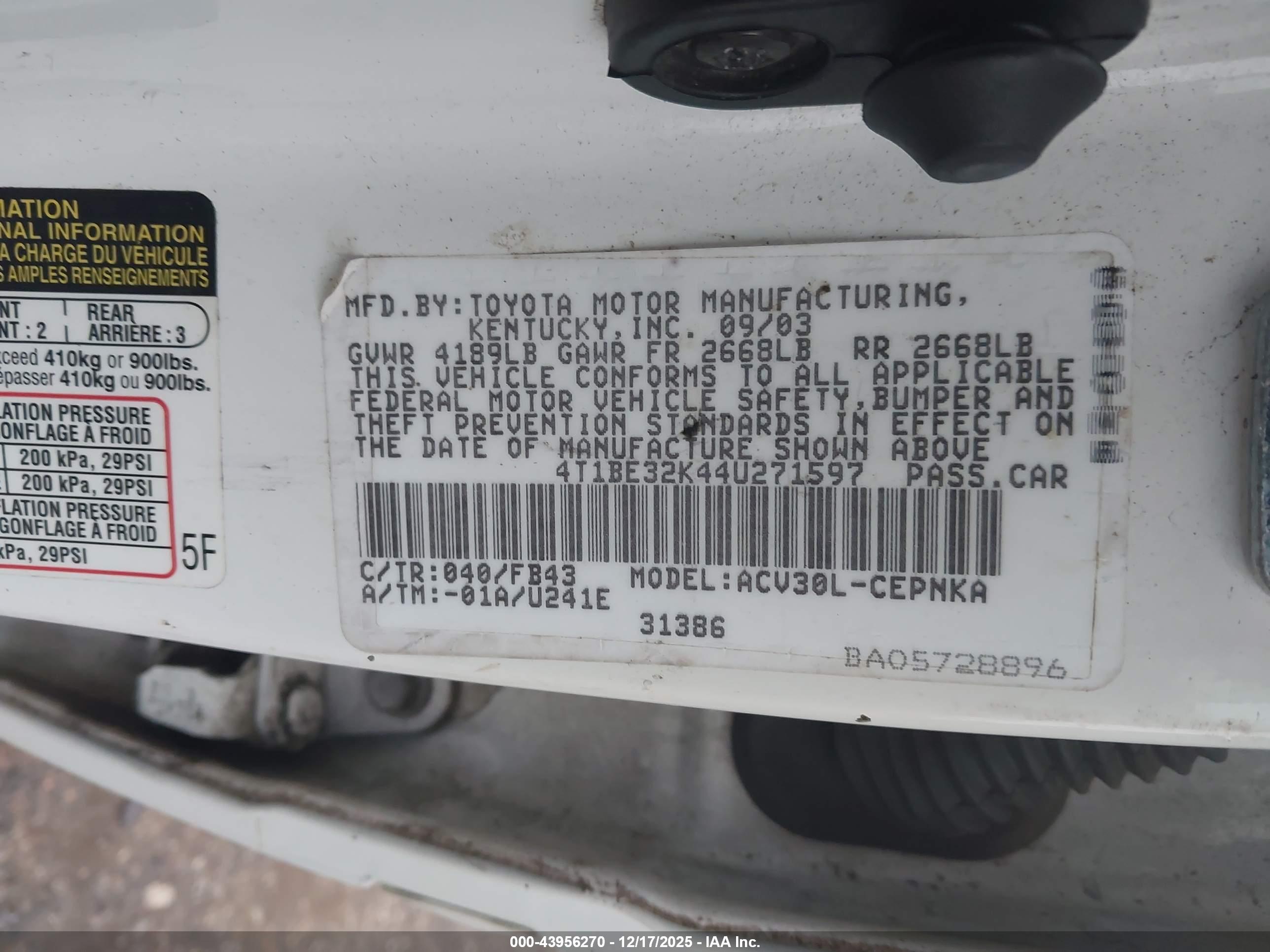 TOYOTA CAMRY image 9