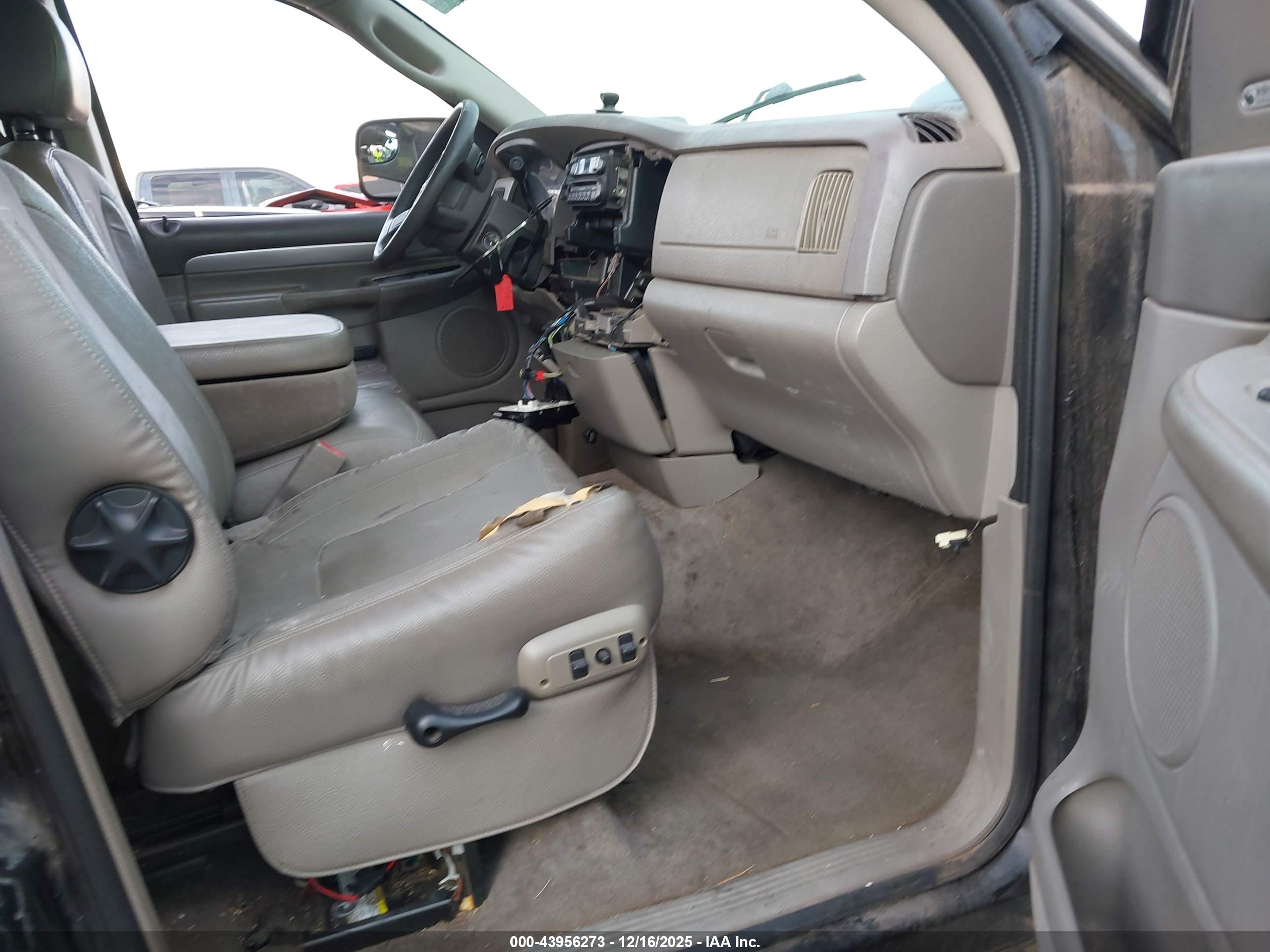 DODGE RAM image 5