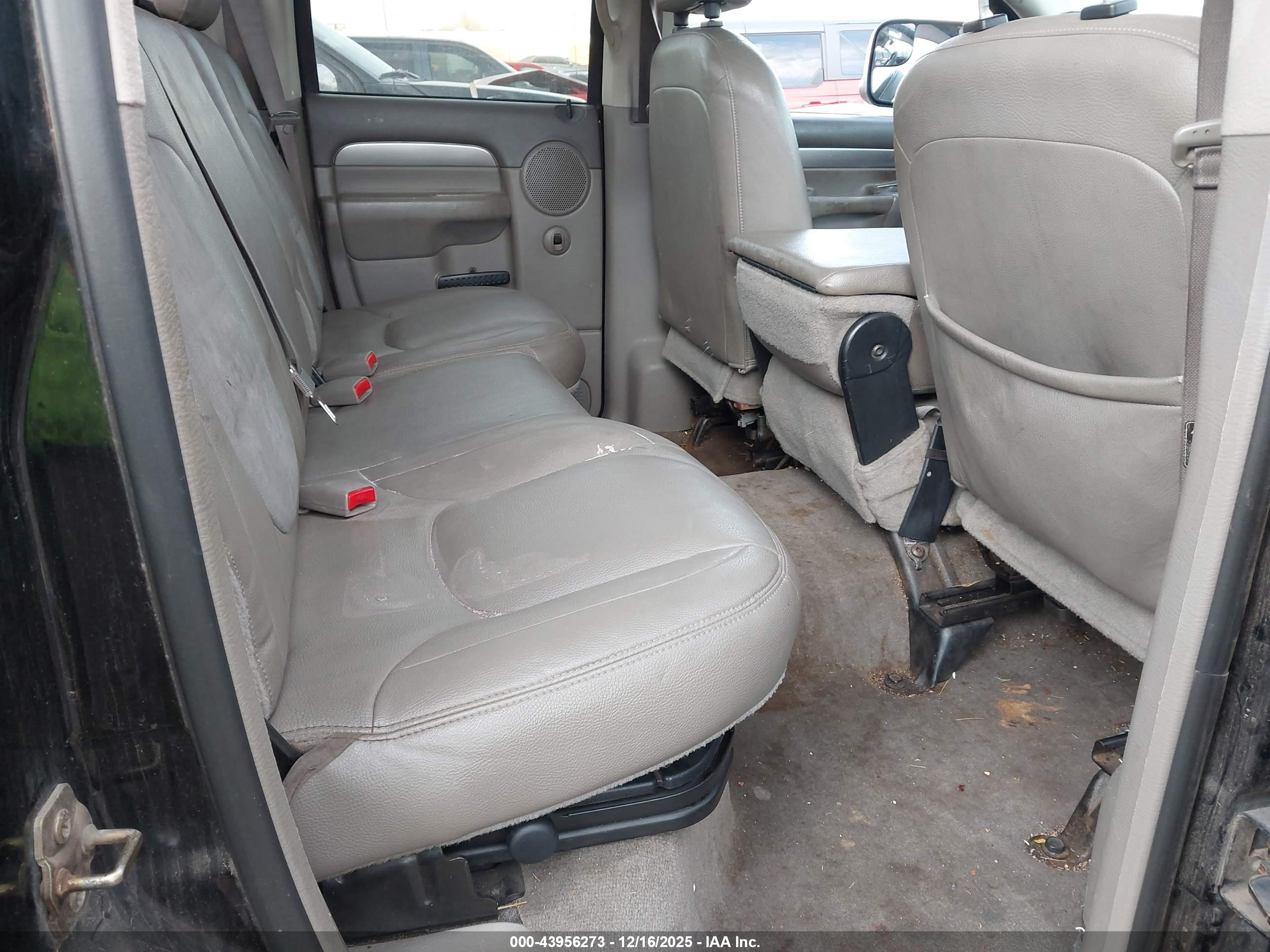 DODGE RAM image 8