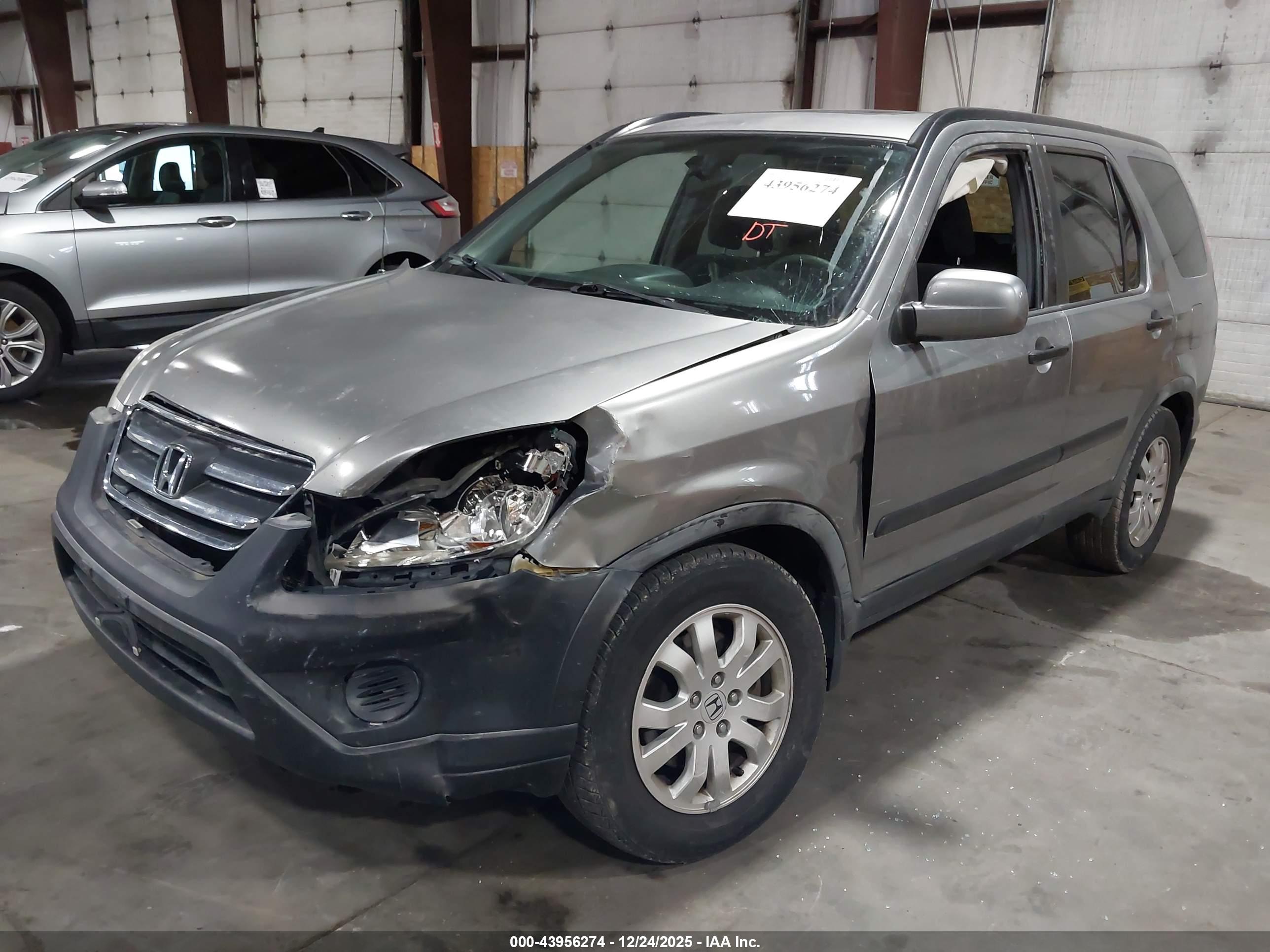HONDA CR-V image 2