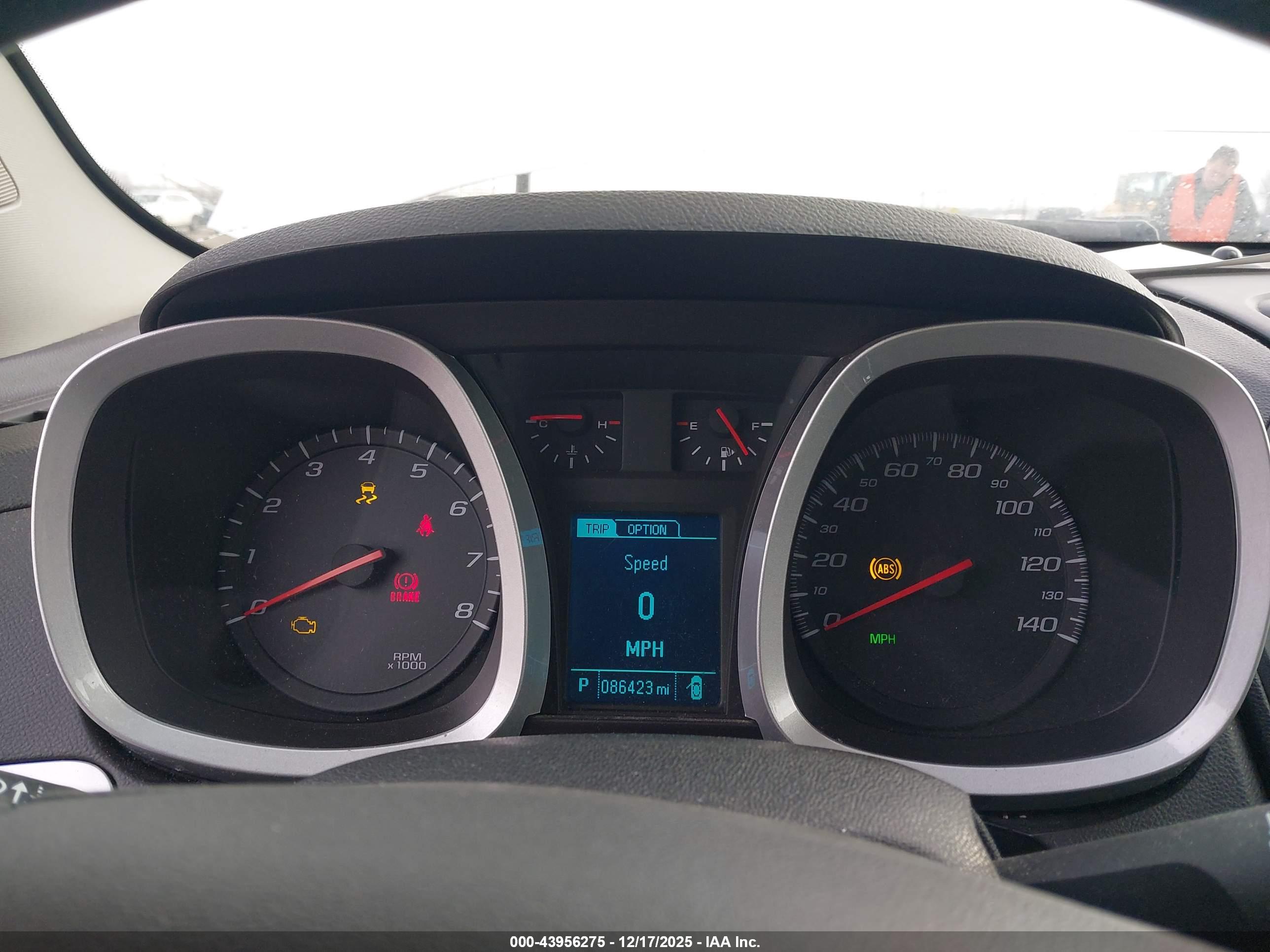 CHEVROLET EQUINOX image 7
