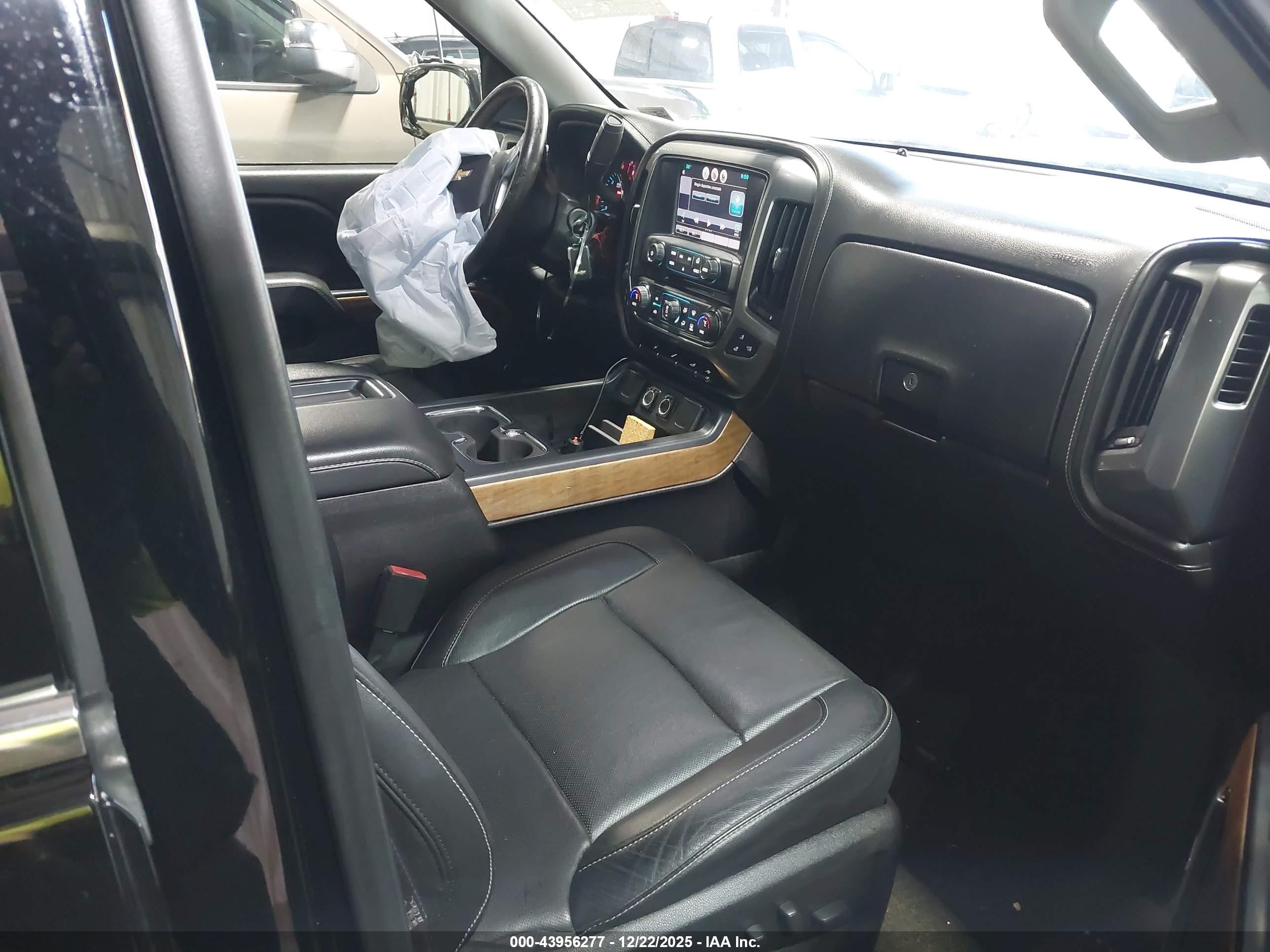 CHEVROLET SILVERADO image 5