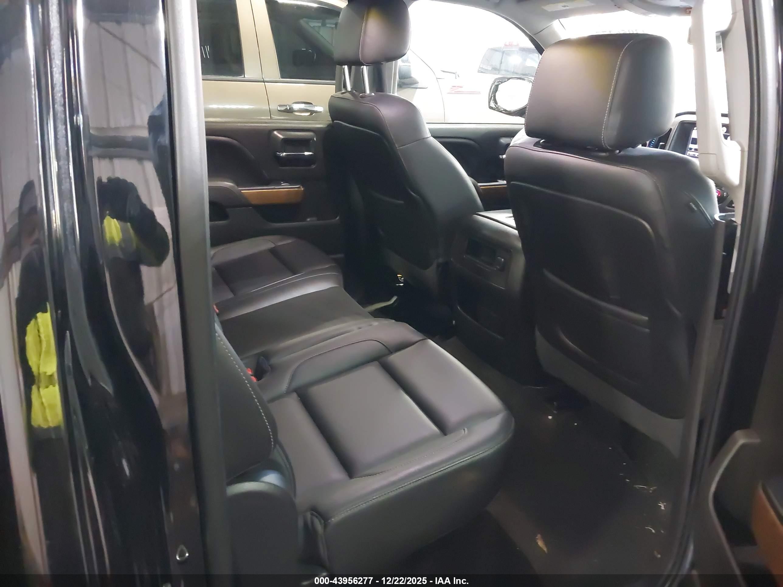 CHEVROLET SILVERADO image 8