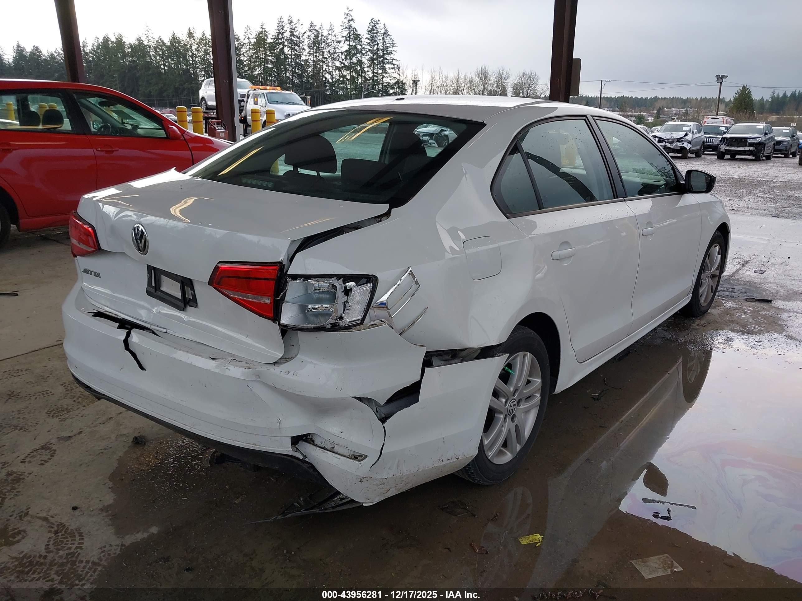 VOLKSWAGEN JETTA image 4