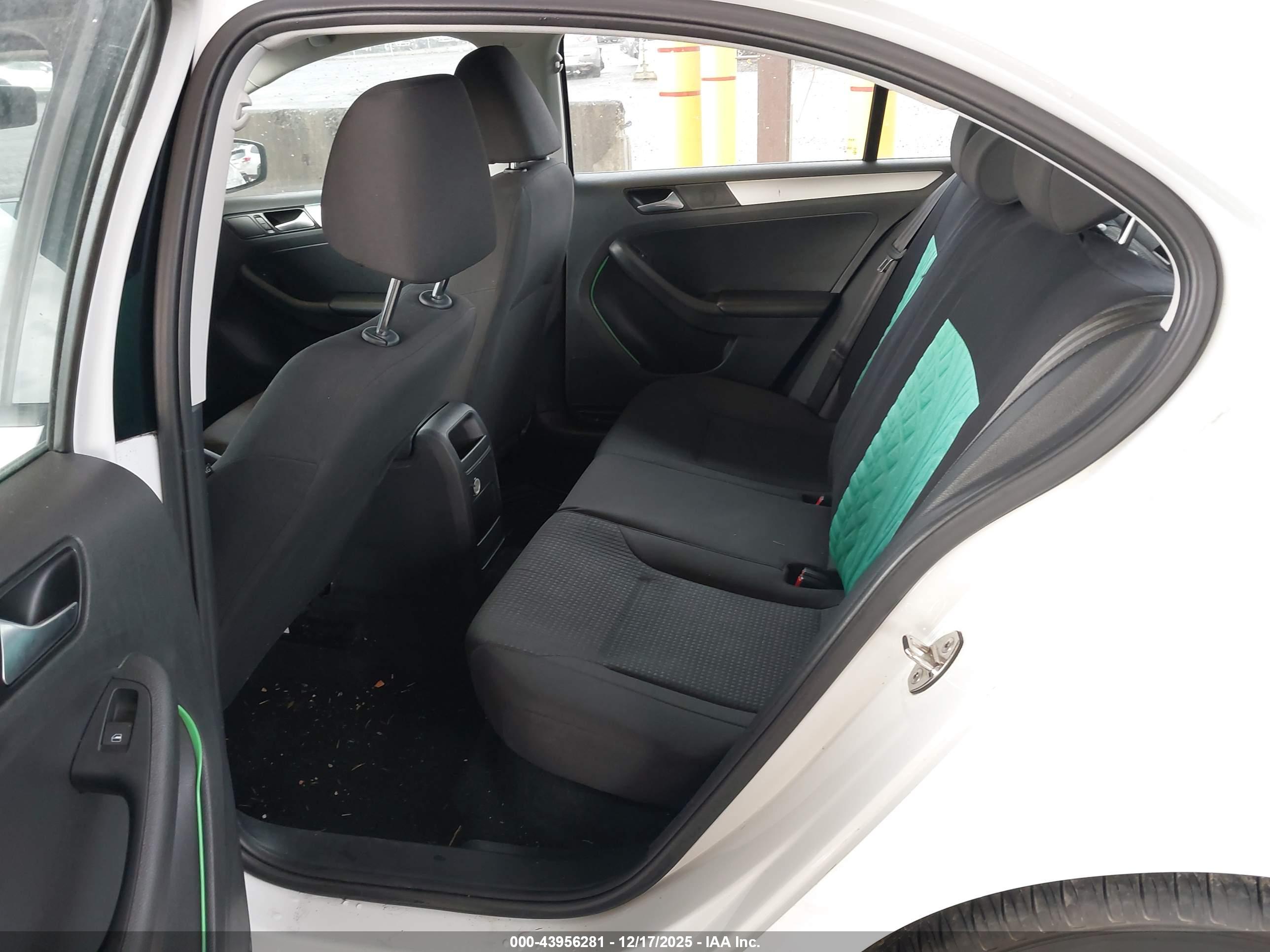 VOLKSWAGEN JETTA image 8