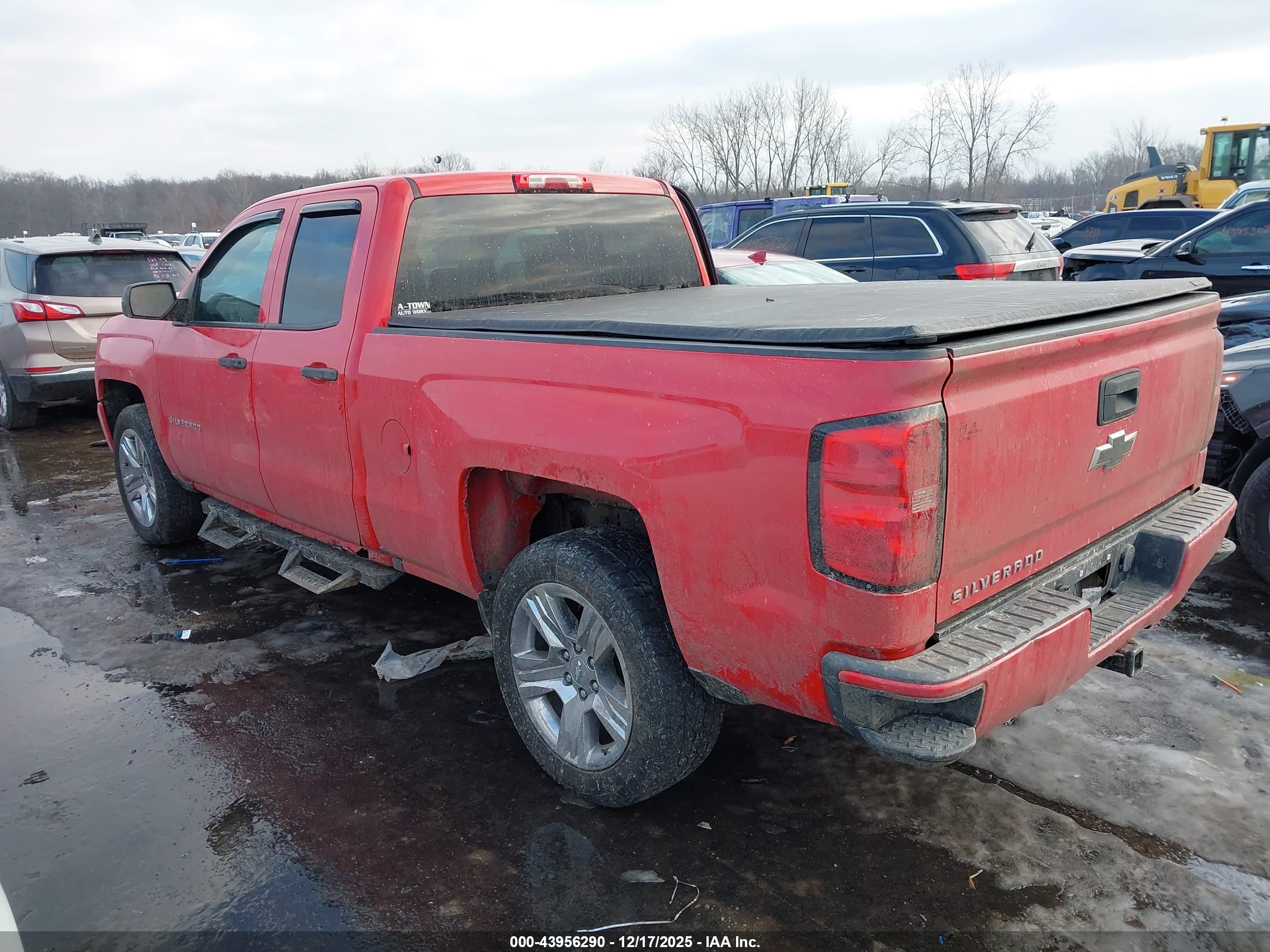 CHEVROLET SILVERADO image 3