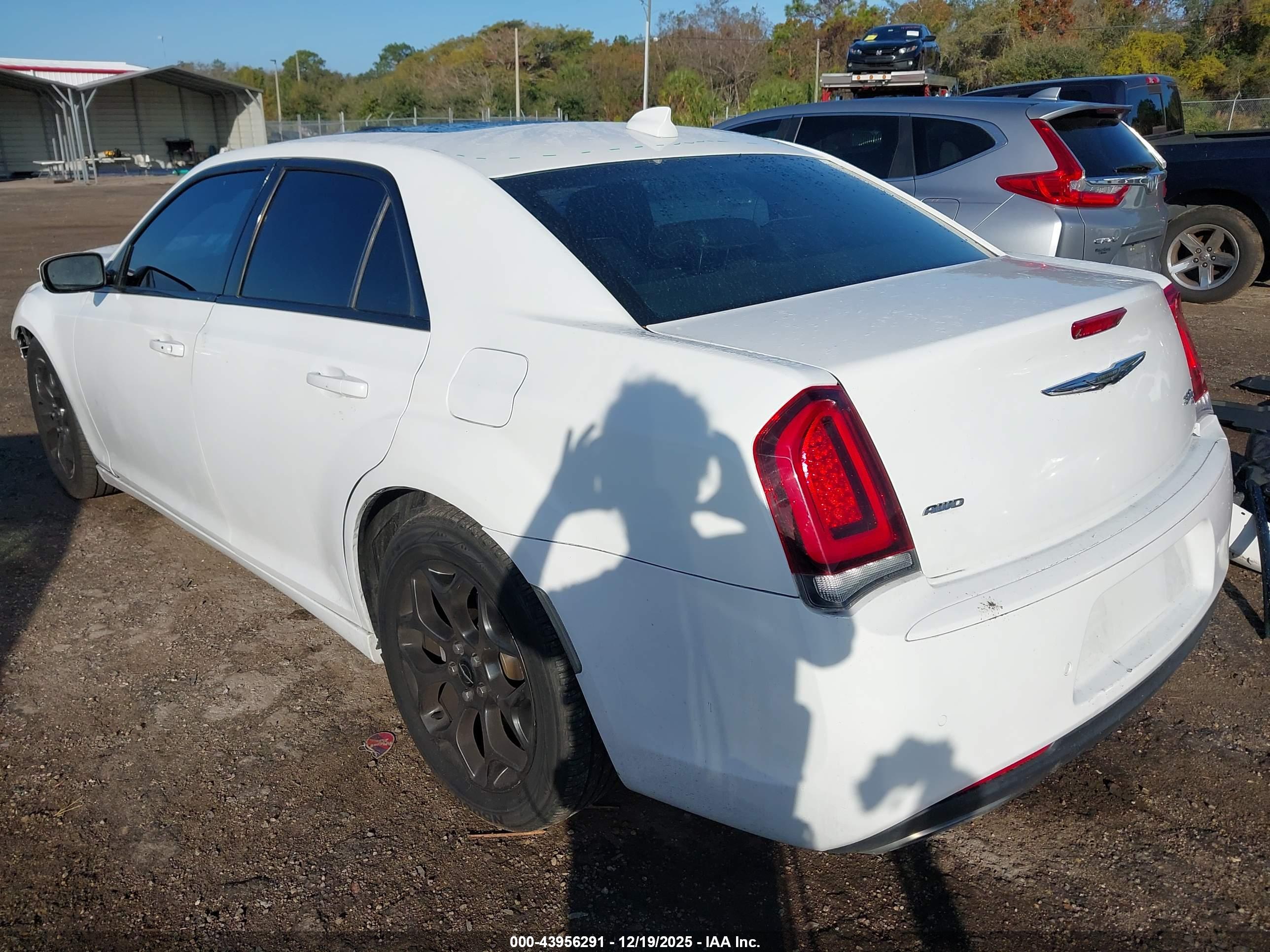 CHRYSLER 300 image 3