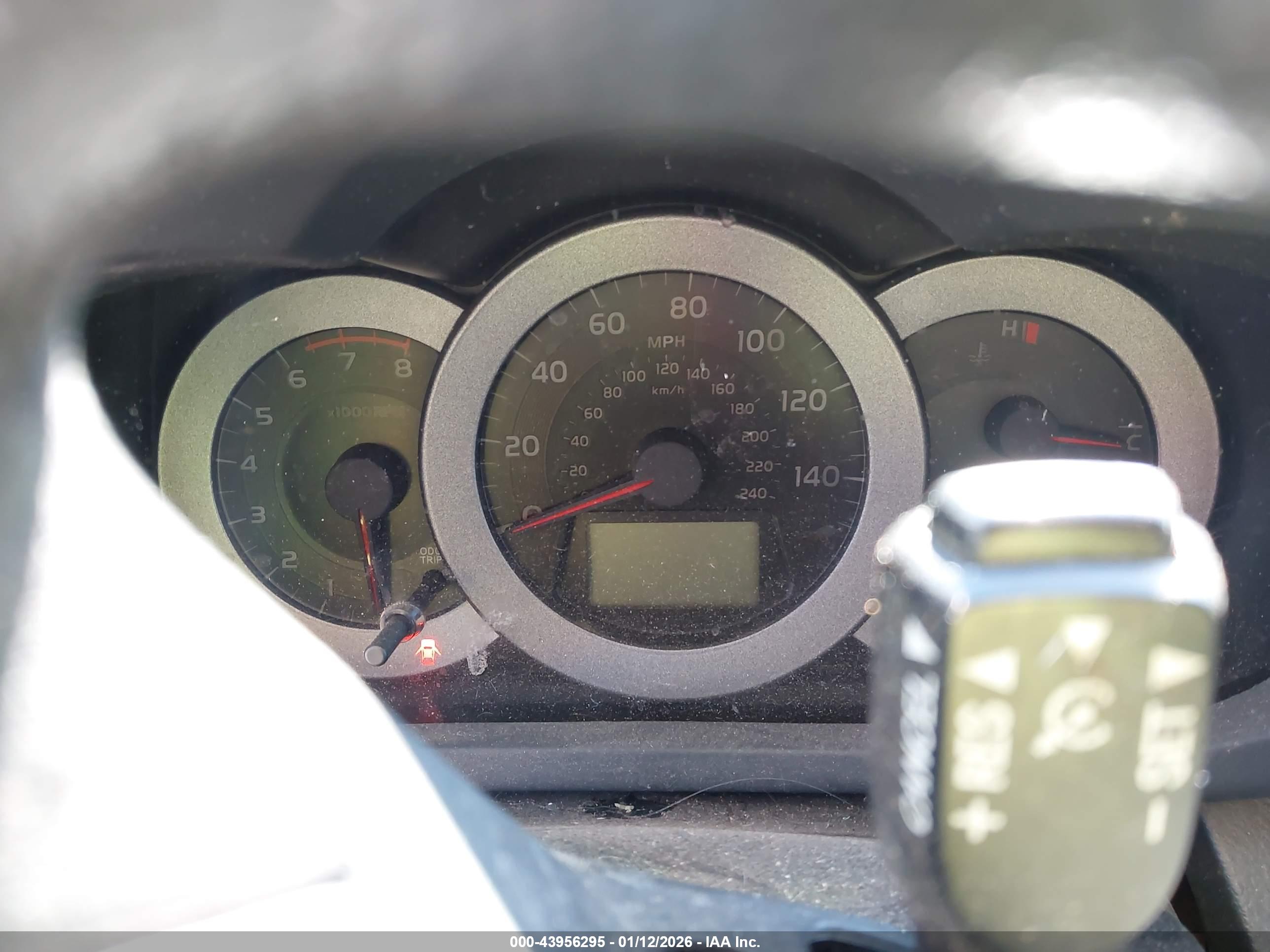 TOYOTA RAV4 image 7