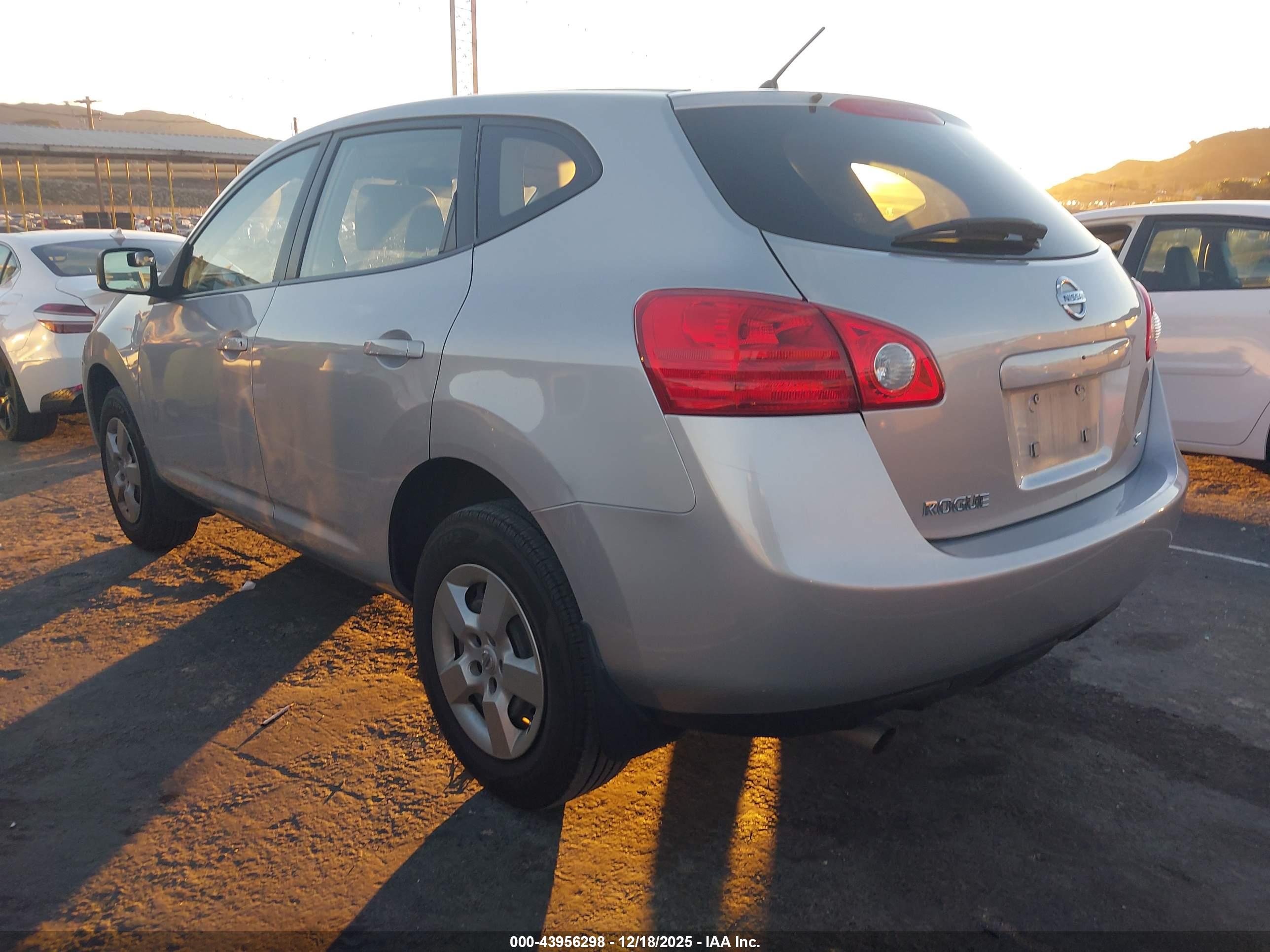 NISSAN ROGUE image 3