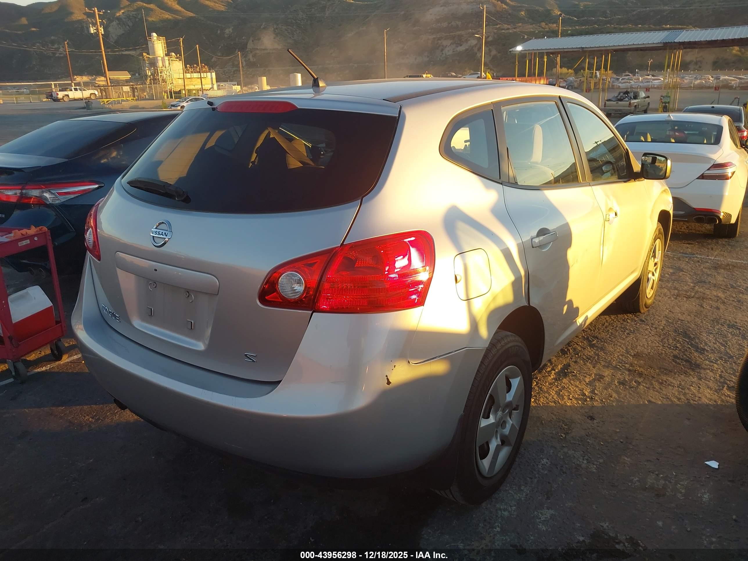 NISSAN ROGUE image 4
