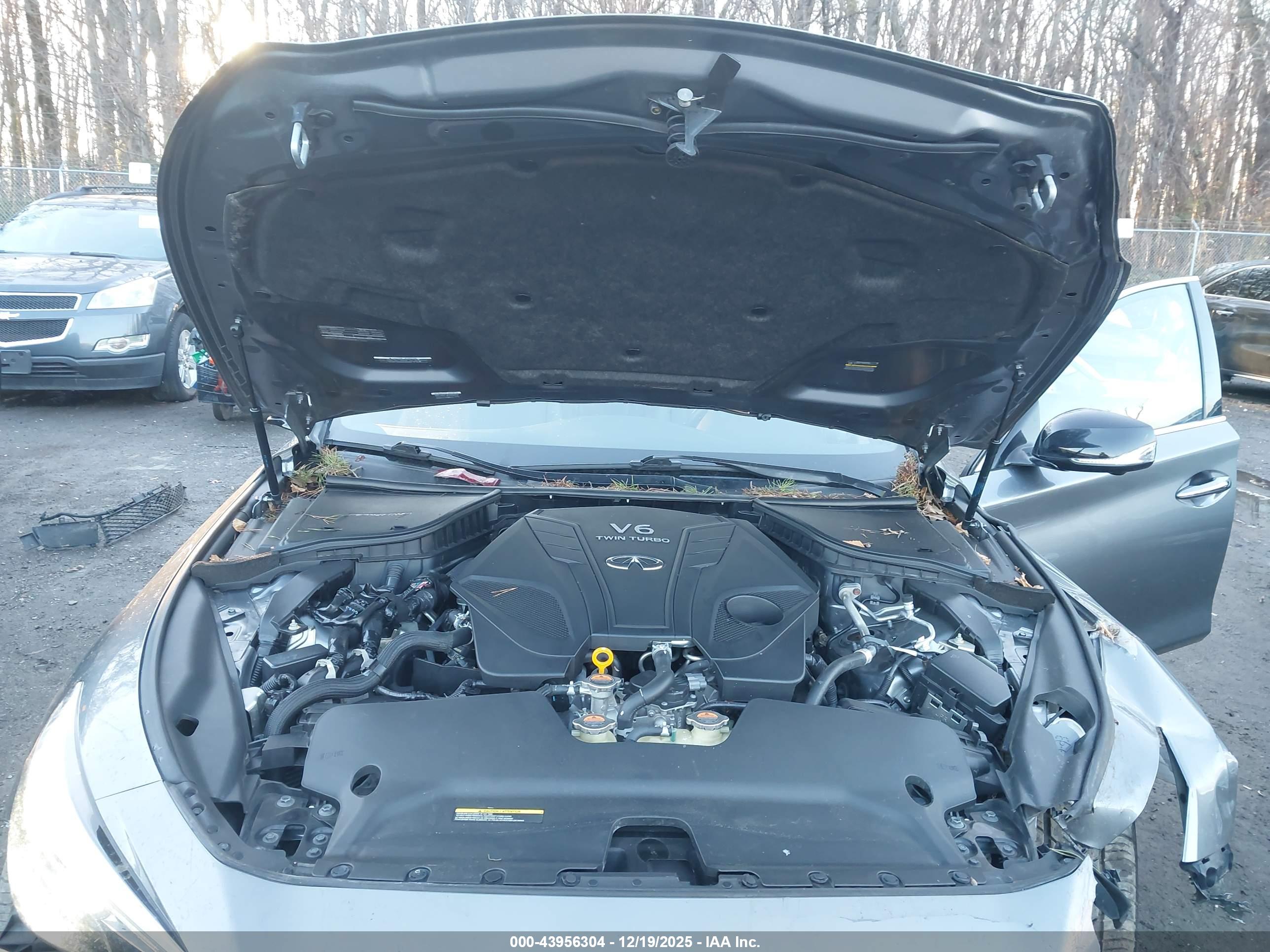INFINITI Q50 image 10