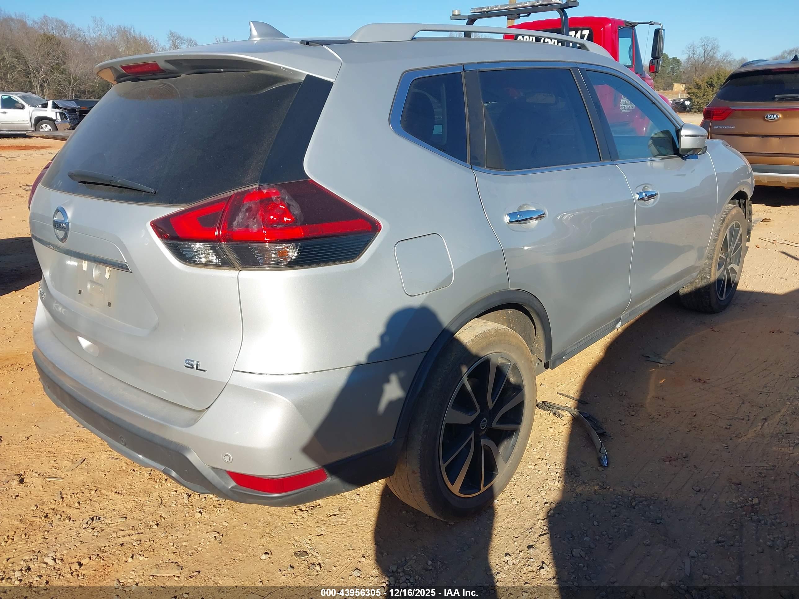 NISSAN ROGUE image 4