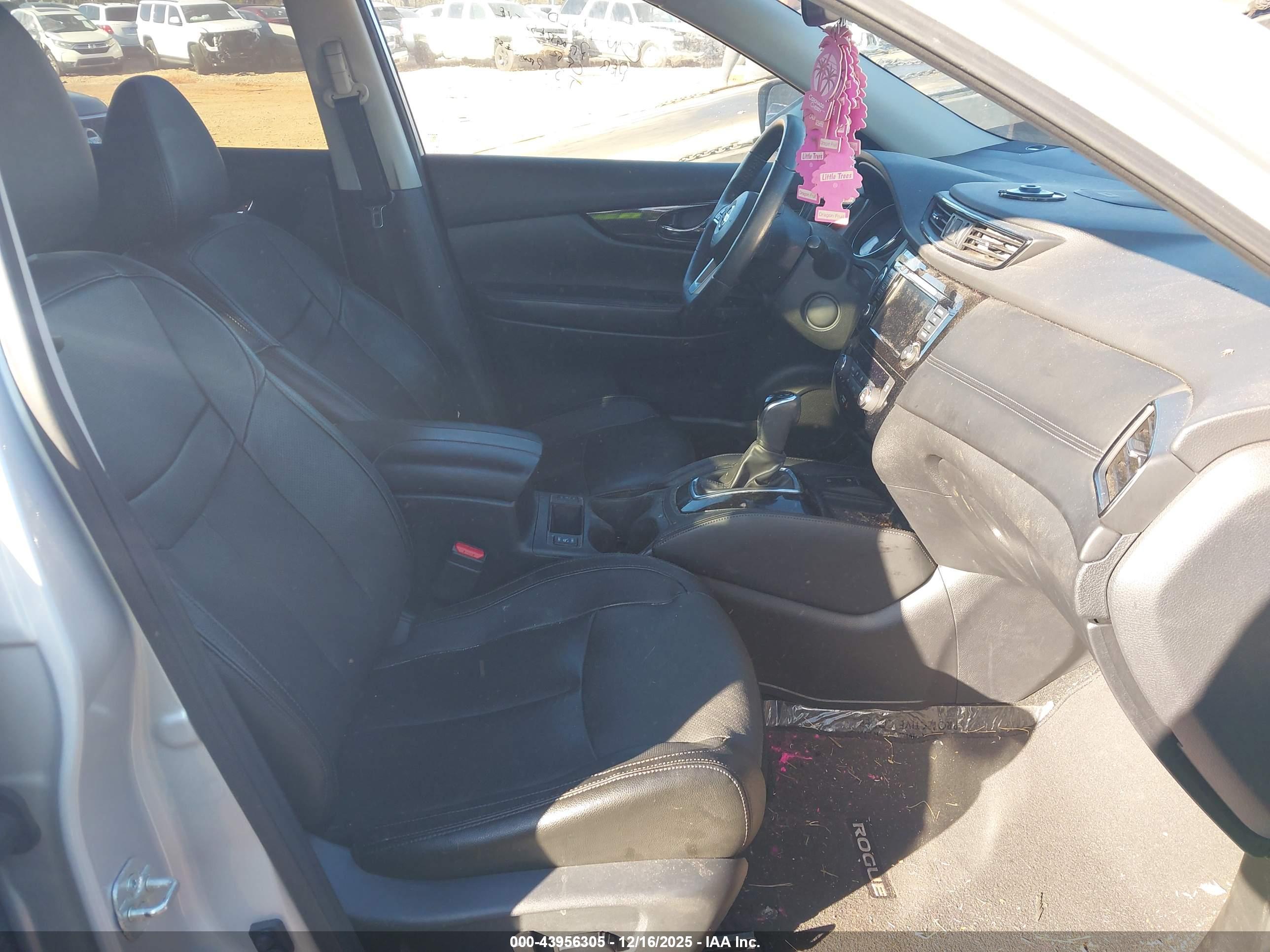 NISSAN ROGUE image 5