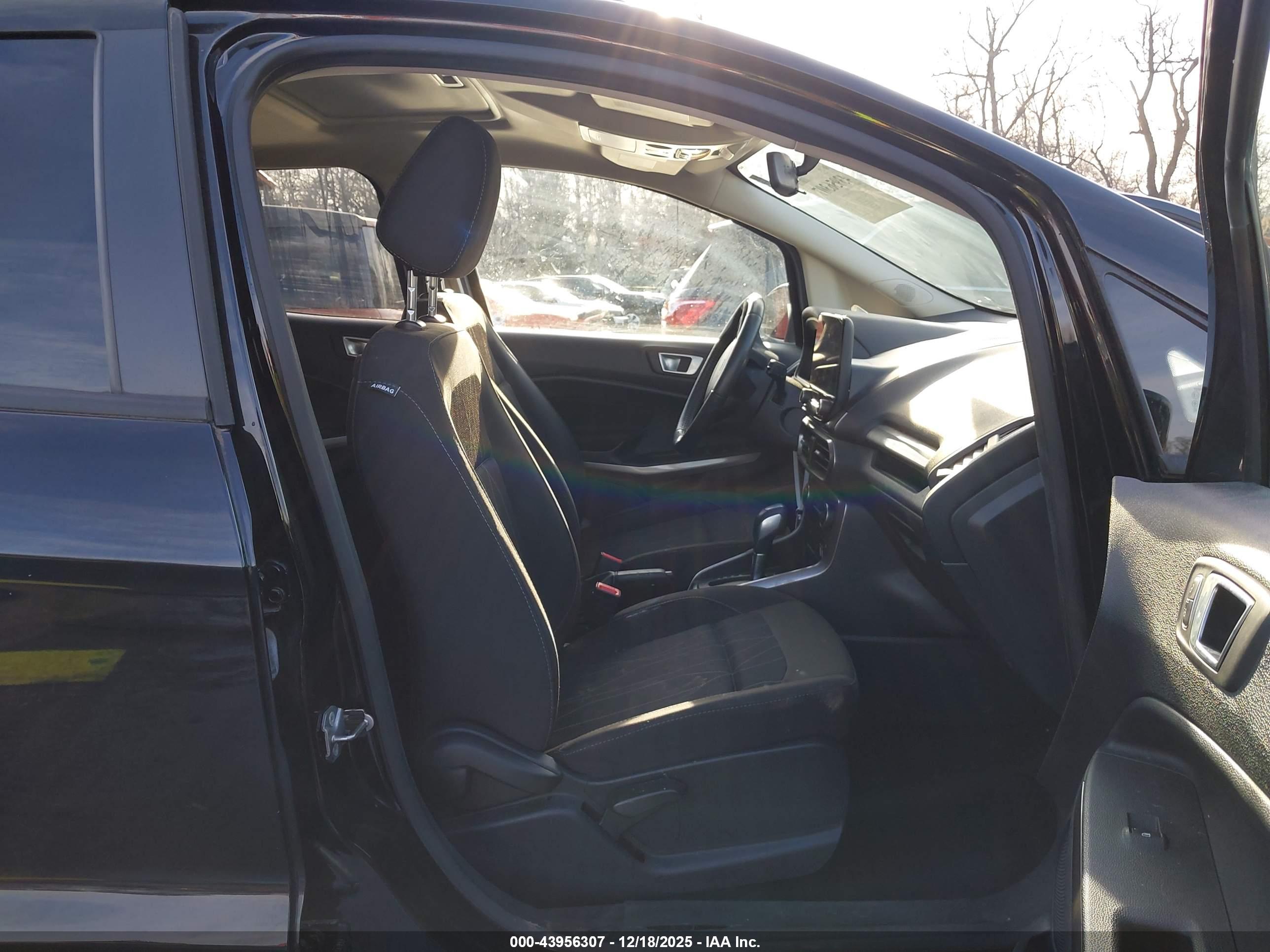 FORD ECOSPORT image 5