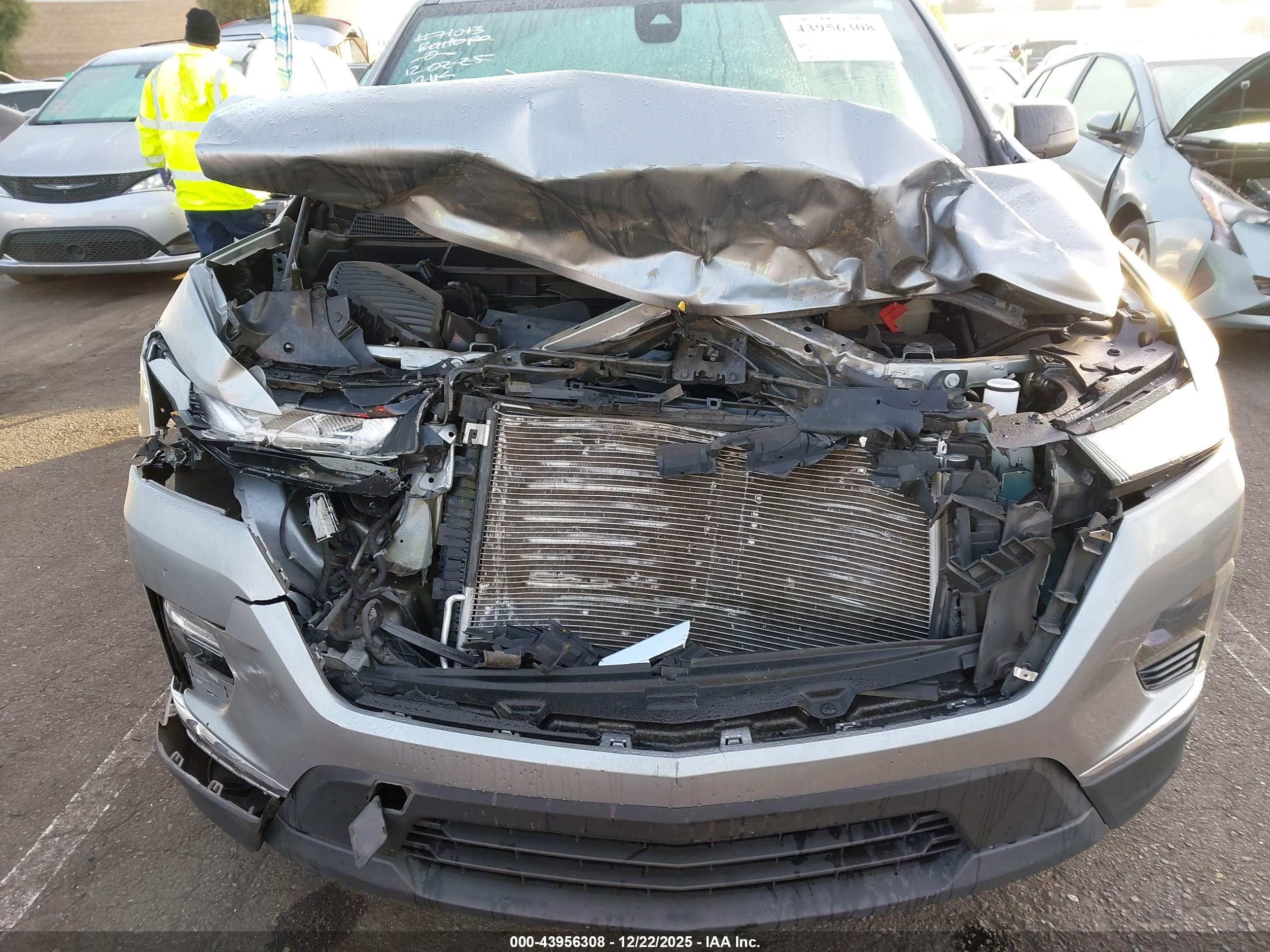 CHEVROLET TRAVERSE image 6