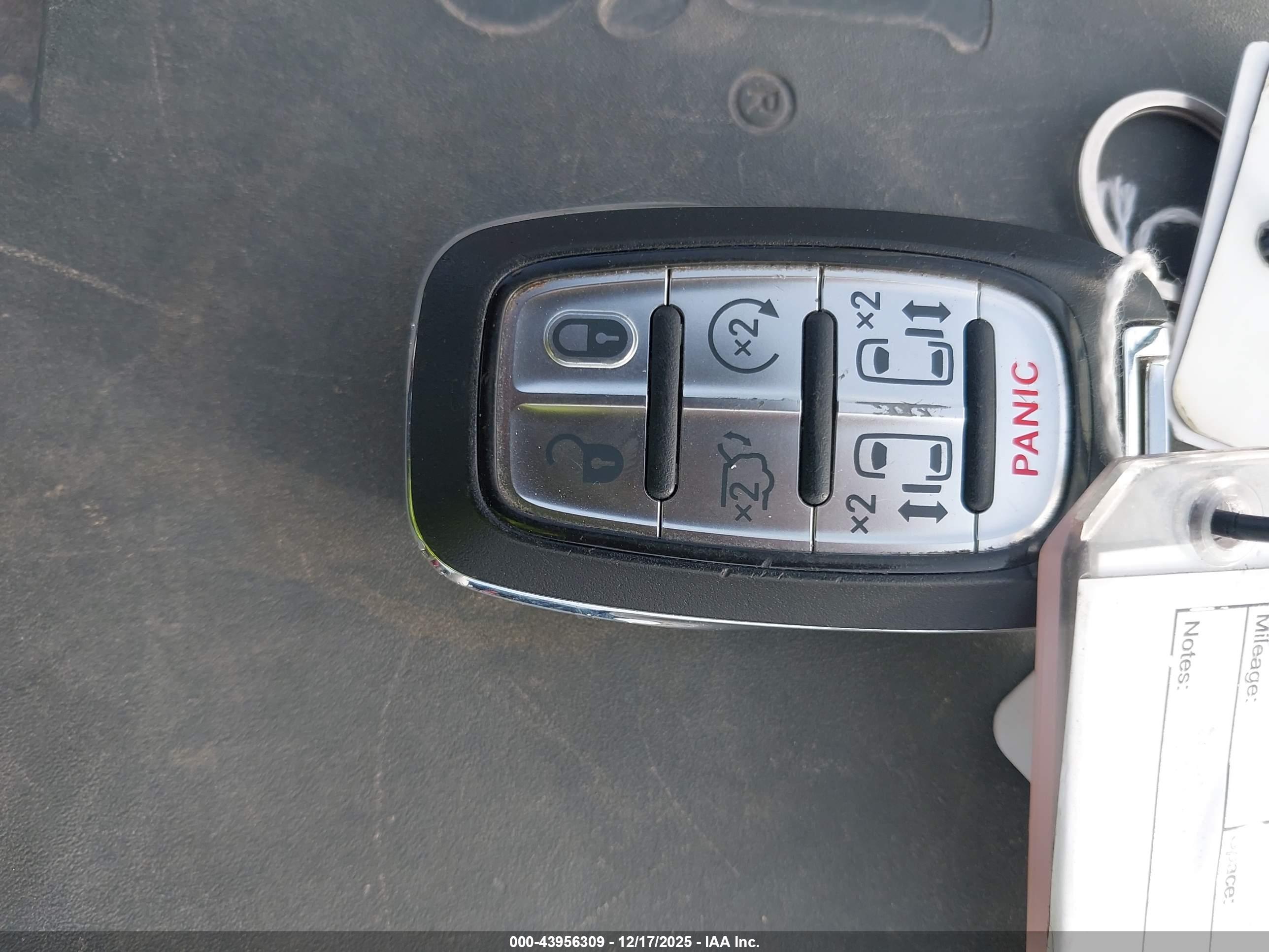 CHRYSLER PACIFICA image 11