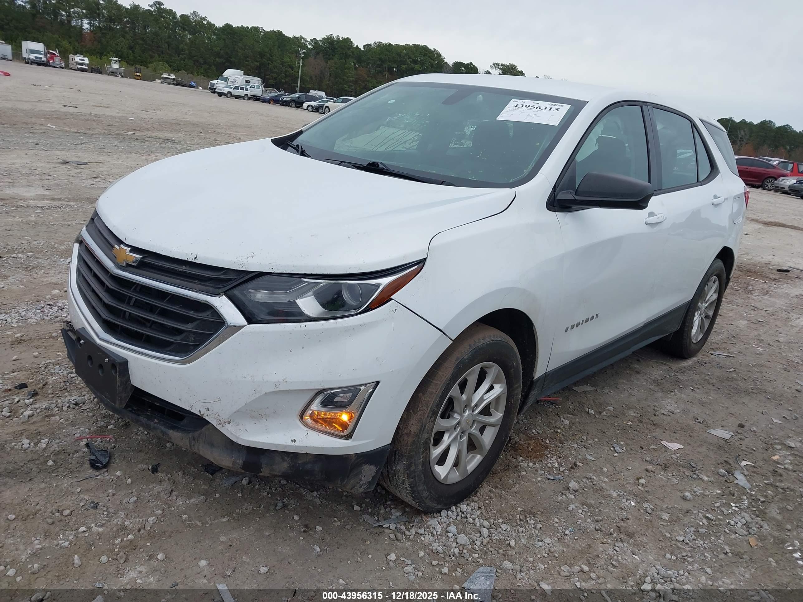 CHEVROLET EQUINOX image 2