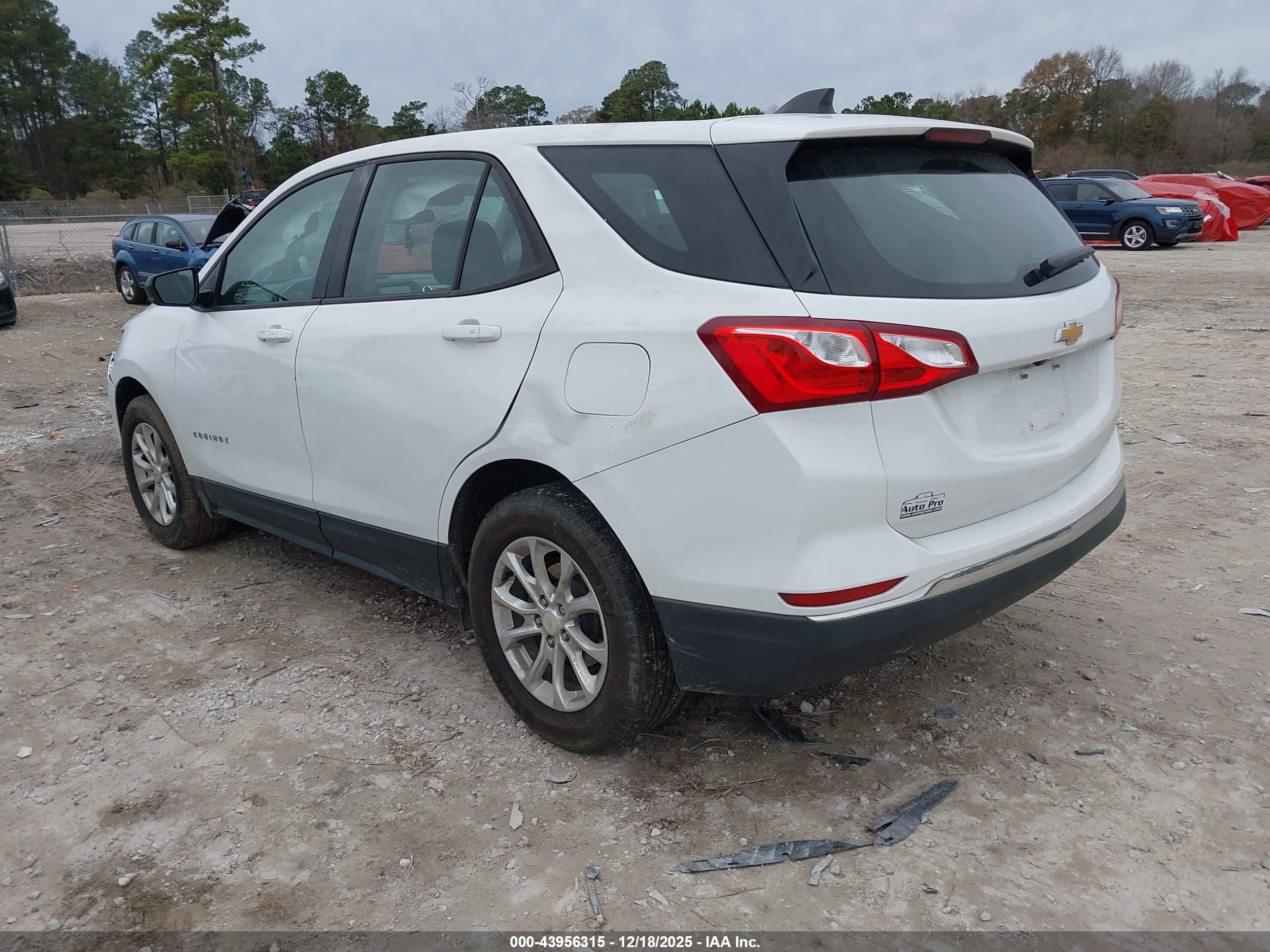 CHEVROLET EQUINOX image 3